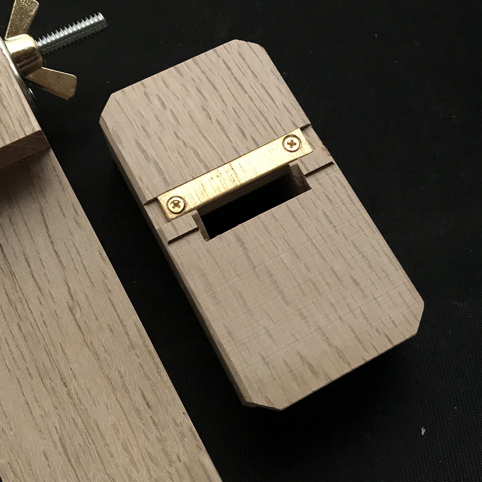 Yoshitaka Chamfer Plane 45° with blue steel. / 義隆 自由角面取鉋 30mm