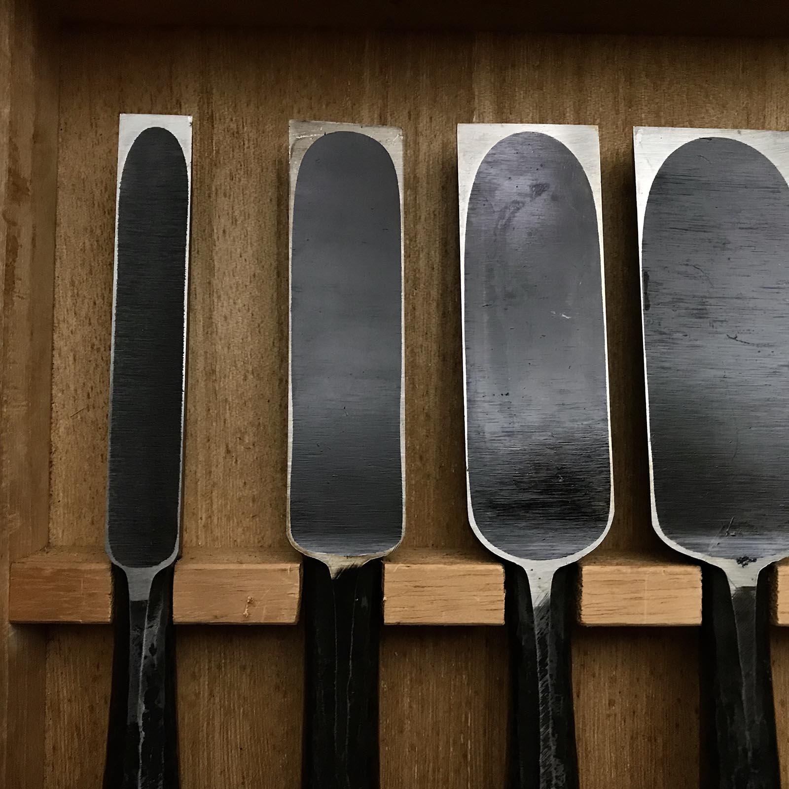Kunikei 3rd Timber chisels set by Ikeda Yoshiro 池田慶郎氏 三代目国慶作 槌目 叩き組鑿 Tatakinomi