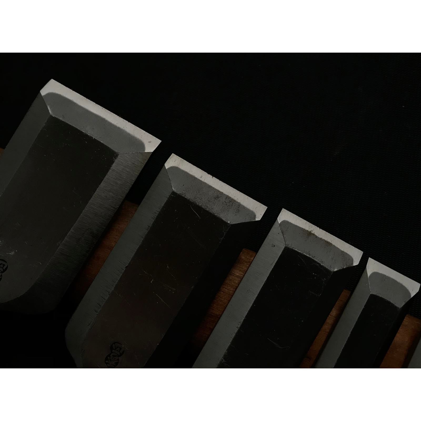 旧蔵 秀政 卓上ノミセット 龍彫り 掘り出し物 秀正 追入6本組鑿 紫檀柄 おいれのみ