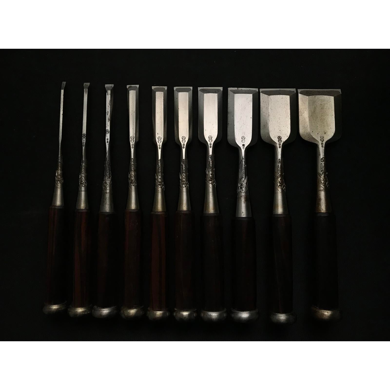 旧蔵 秀政 卓上ノミセット 龍彫り 掘り出し物 秀正 追入組鑿 黒檀柄 おいれのみ