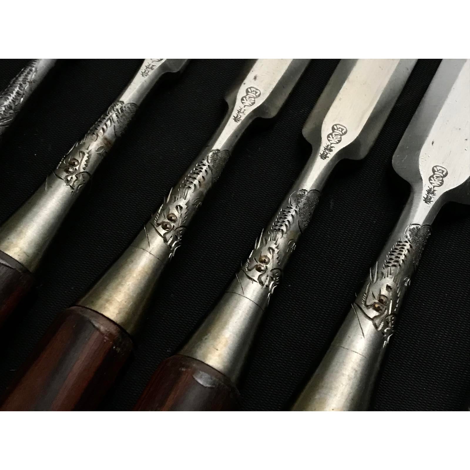 旧蔵 秀政 卓上ノミセット 龍彫り 掘り出し物 秀正 追入組鑿 黒檀柄 おいれのみ