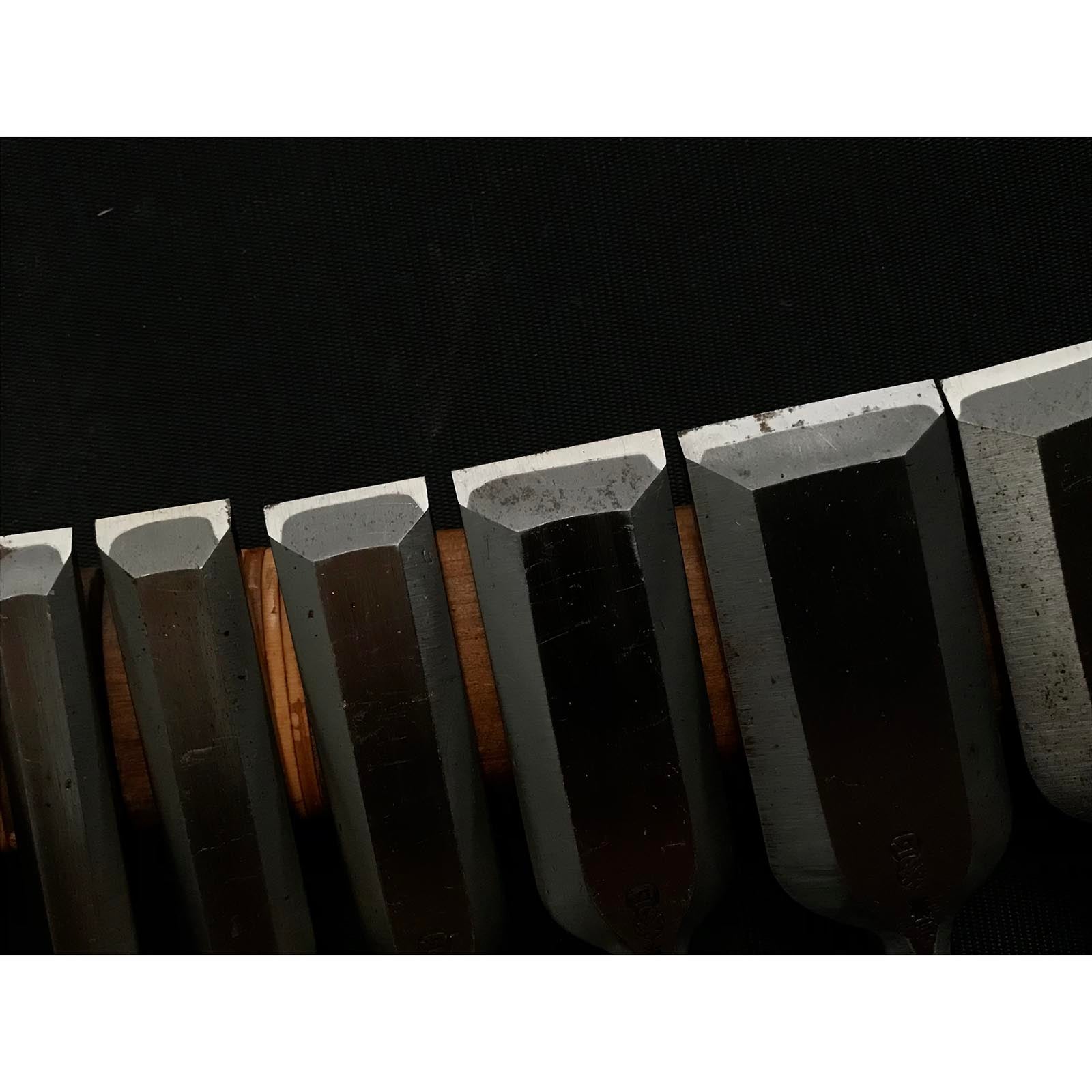 旧蔵 秀政 卓上ノミセット 龍彫り 掘り出し物 秀正 追入組鑿 黒檀柄 おいれのみ