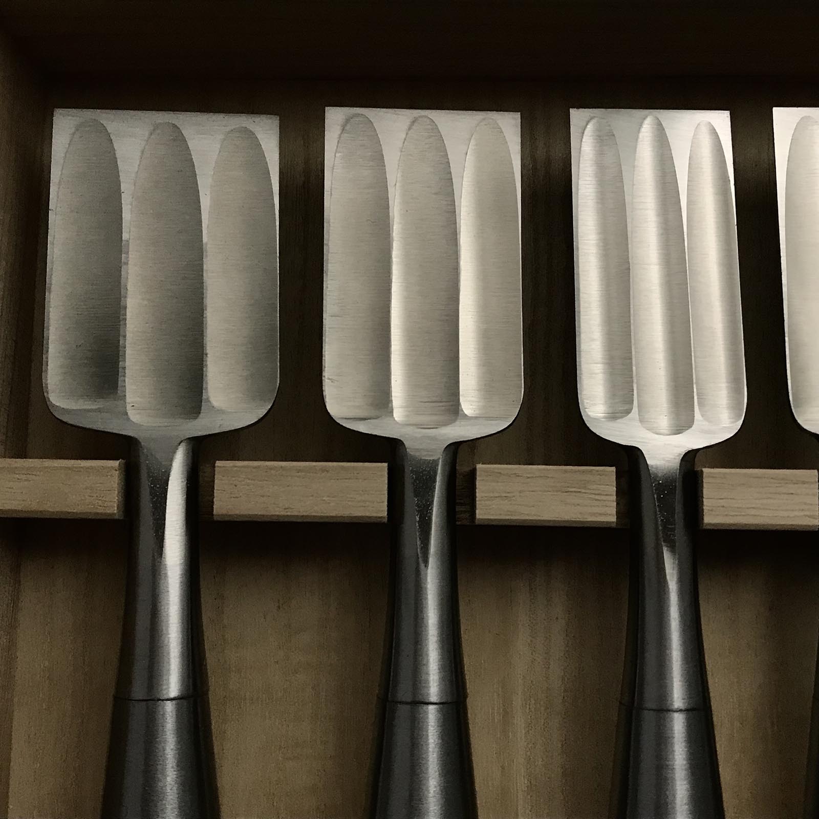 助丸 四代ハイス鋼ベンチノミセット 碓氷淑郎 四代助丸 碓氷淑郎 ハイス鋼追入組鑿 三つ裏おいれのみ