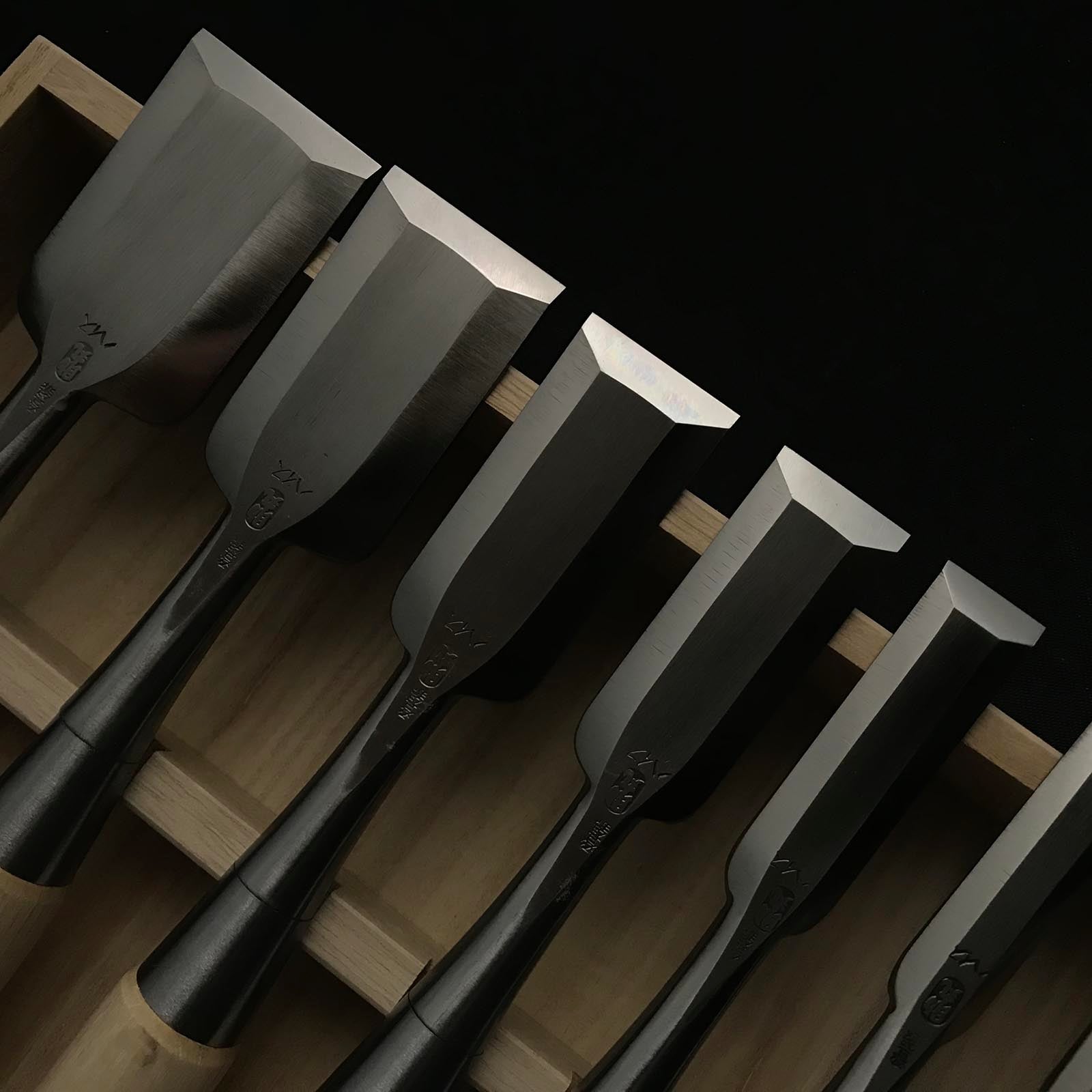 助丸 四代ハイス鋼ベンチノミセット 碓氷淑郎 四代助丸 碓氷淑郎 ハイス鋼追入組鑿 三つ裏おいれのみ