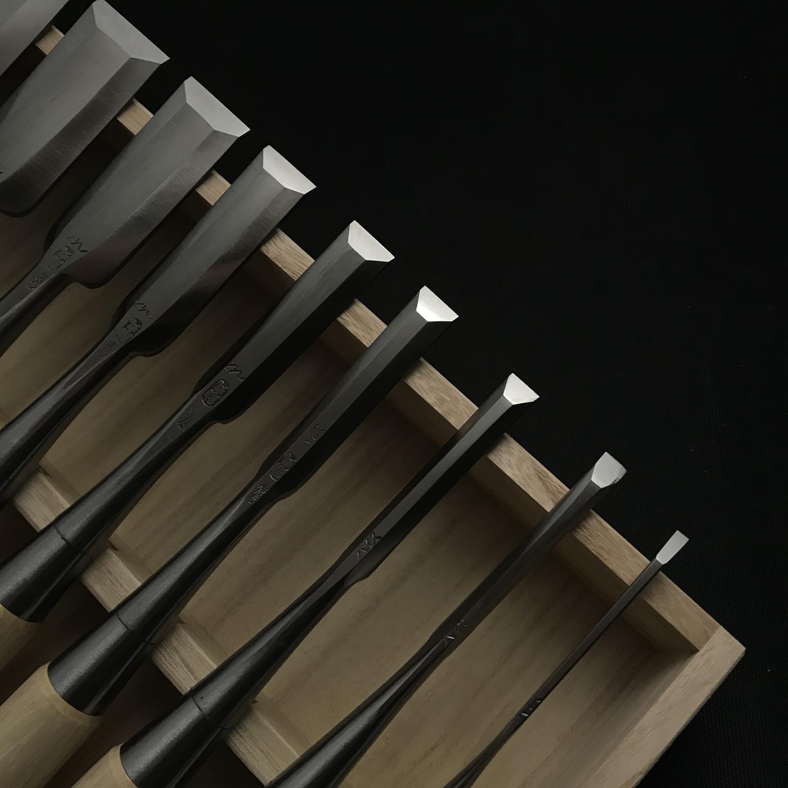 助丸 四代ハイス鋼ベンチノミセット 碓氷淑郎 四代助丸 碓氷淑郎 ハイス鋼追入組鑿 三つ裏おいれのみ