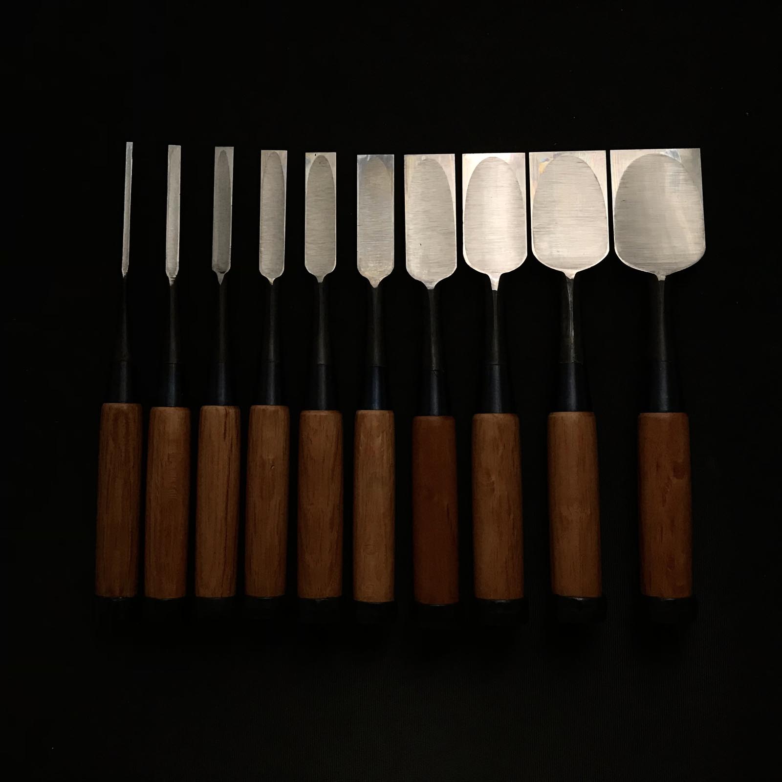 菊弘丸 追入組鑿 Kikuhiromaru Bench chisels set with White steel (Oirenomi)