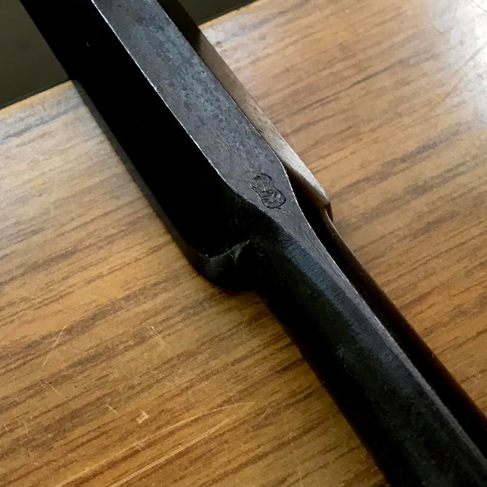 旧株 友弘 鑿(おおつきのみ、ほんつきのみ) 掘り出し物 友弘 本突き鑿 紫檀柄 24mm