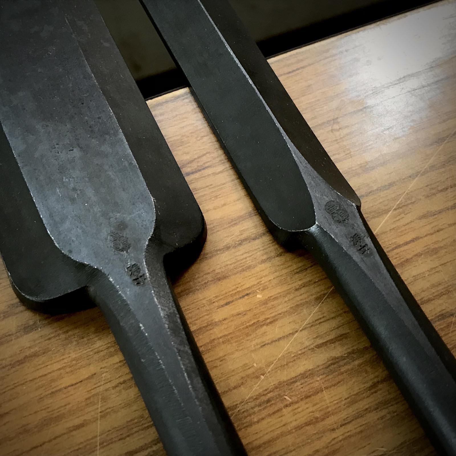 Old stock Kenshin Slick Chisels set (Ootsuki-nomi, Hontsuki-Nomi) 掘出し物 謙信 本突き組鑿 48mm 24mm
