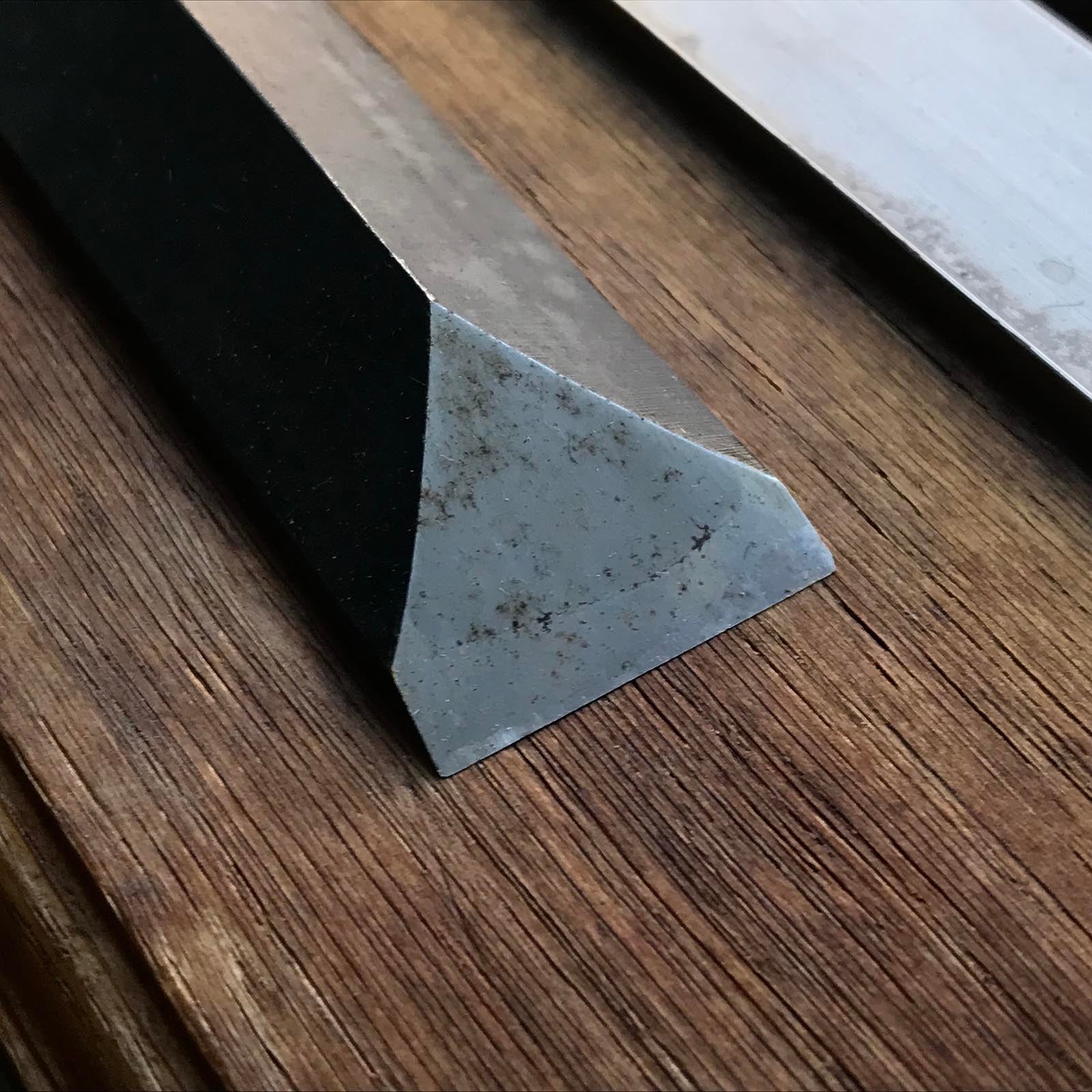 Old stock Kenshin Slick Chisels set (Ootsuki-nomi, Hontsuki-Nomi) 掘出し物 謙信 本突き組鑿 48mm 24mm