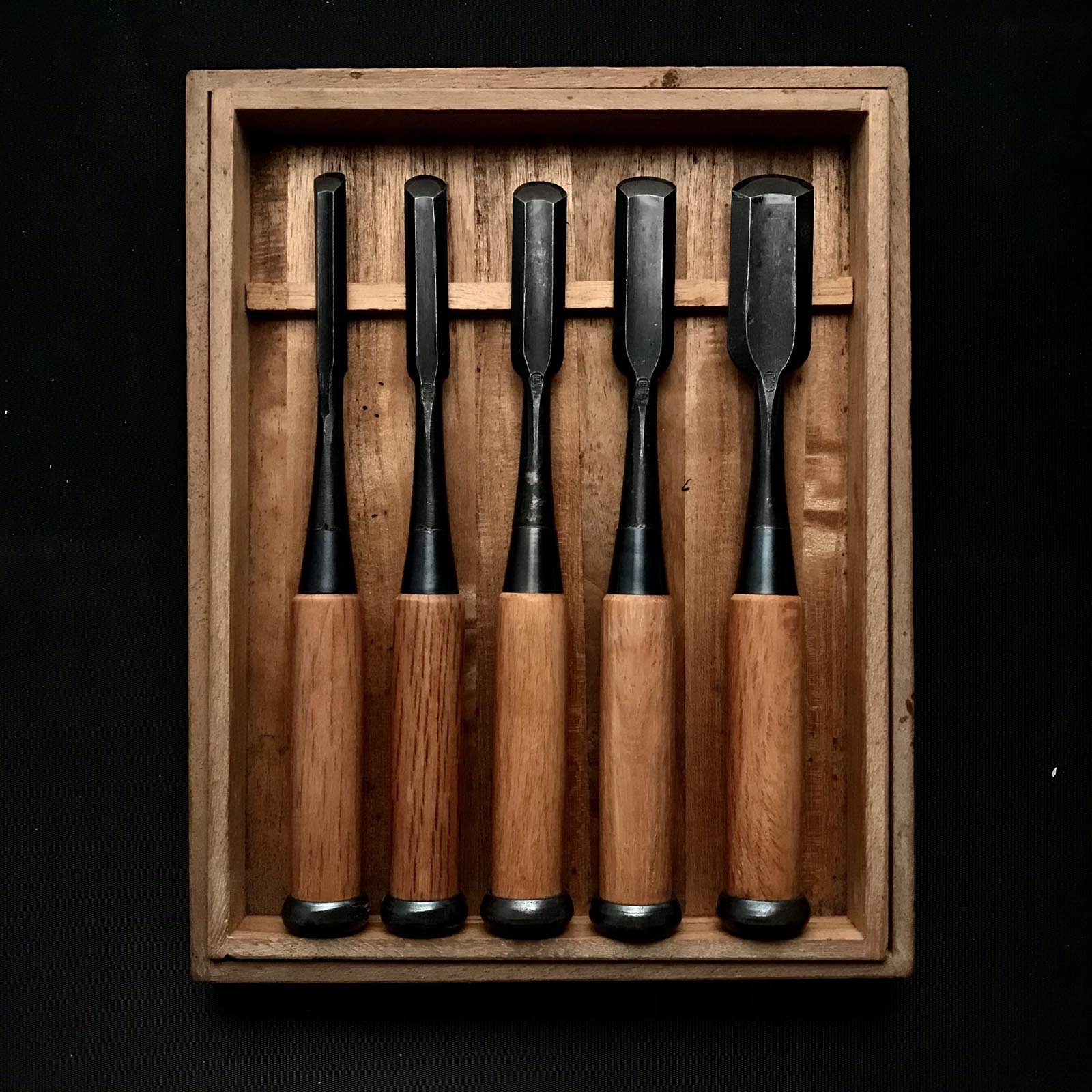 Old stock Nobukuni Soto maru chisels set with white steel 掘出し物 信國 外丸組鑿 5本組 Sotomarunomi