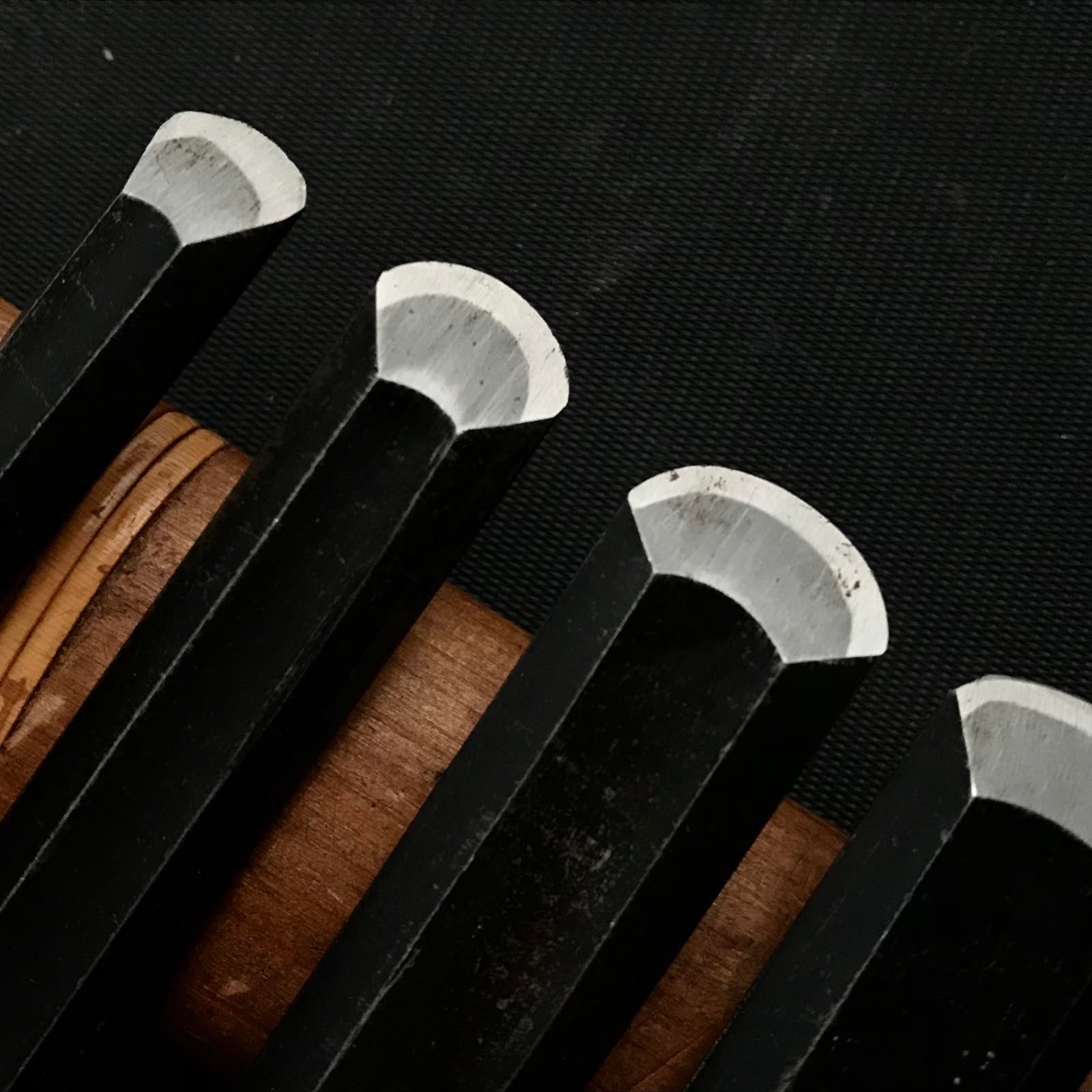 Old stock Nobukuni Soto maru chisels set with white steel 掘出し物 信國 外丸組鑿 5本組 Sotomarunomi
