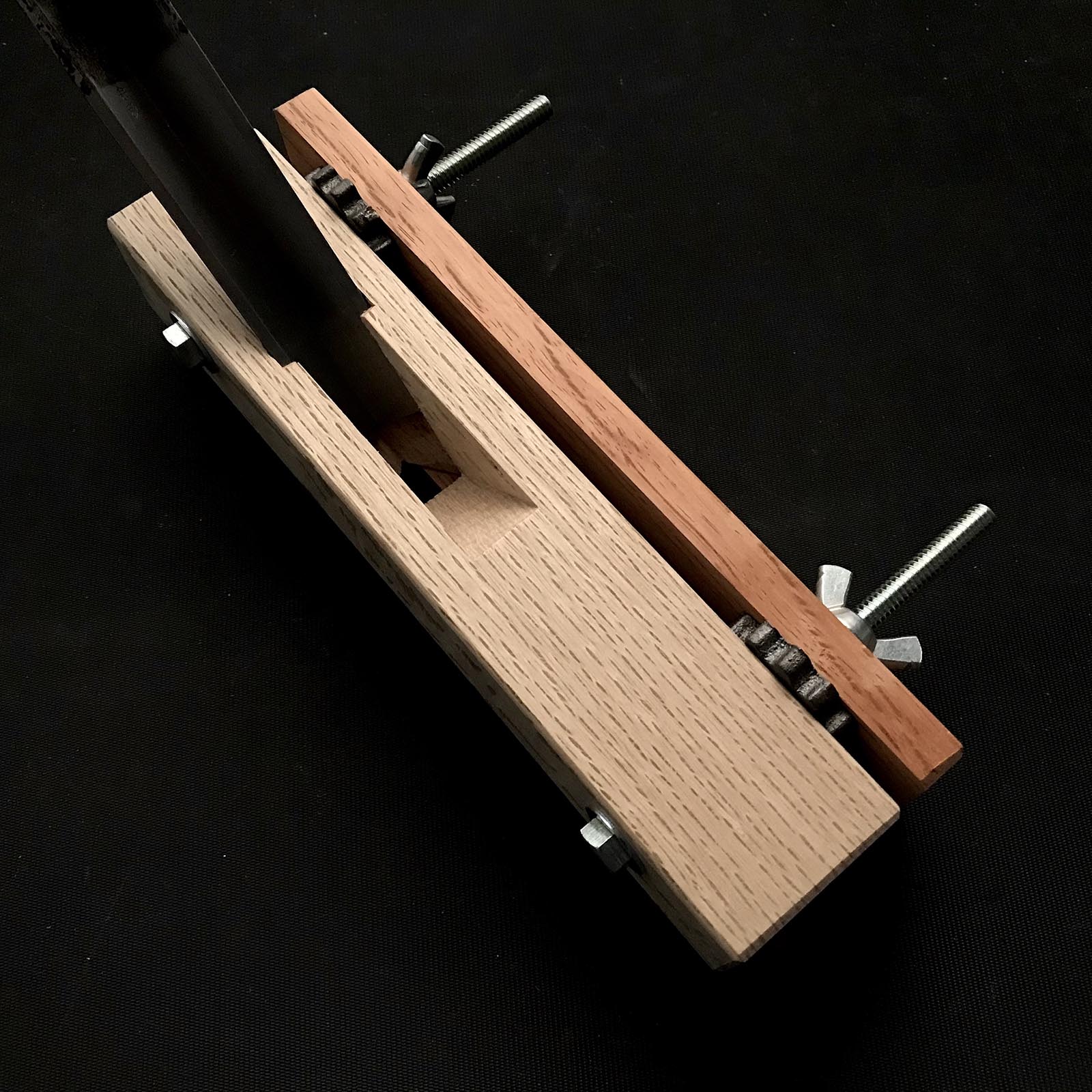 Ha Kanna Kumiko Kanna with white steel by Muneaki 葉鉋 組子用 麻の葉鉋 30° 猪本台 宗秋刃