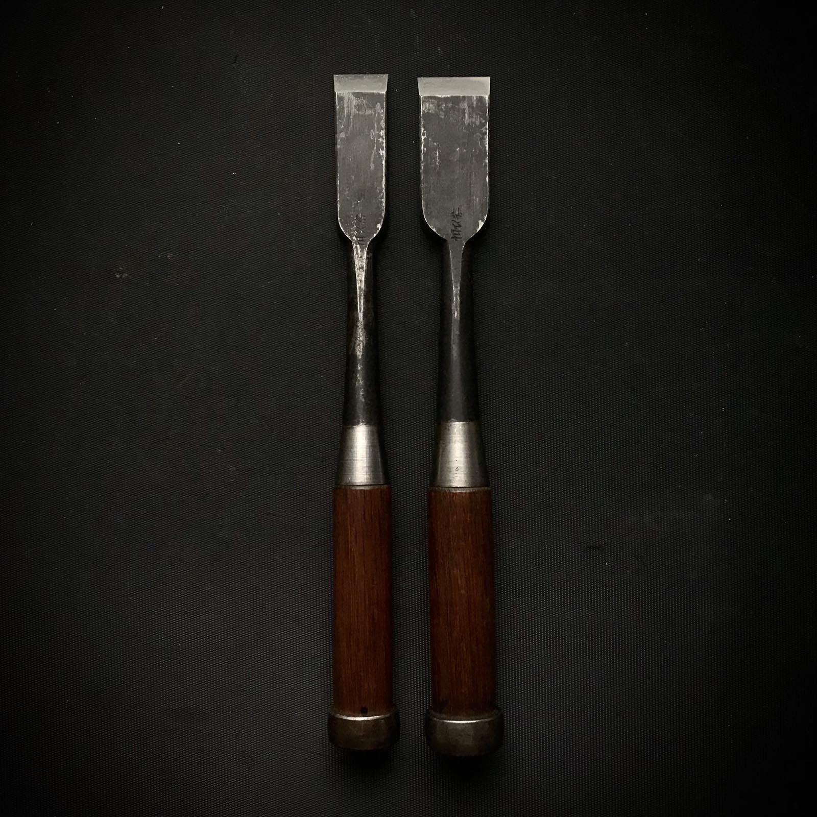 左久作二代目 卓上ノミセット 鞘付 二代目左久作 特注 和鉄 角打追入鑿 2本セット 鞘付