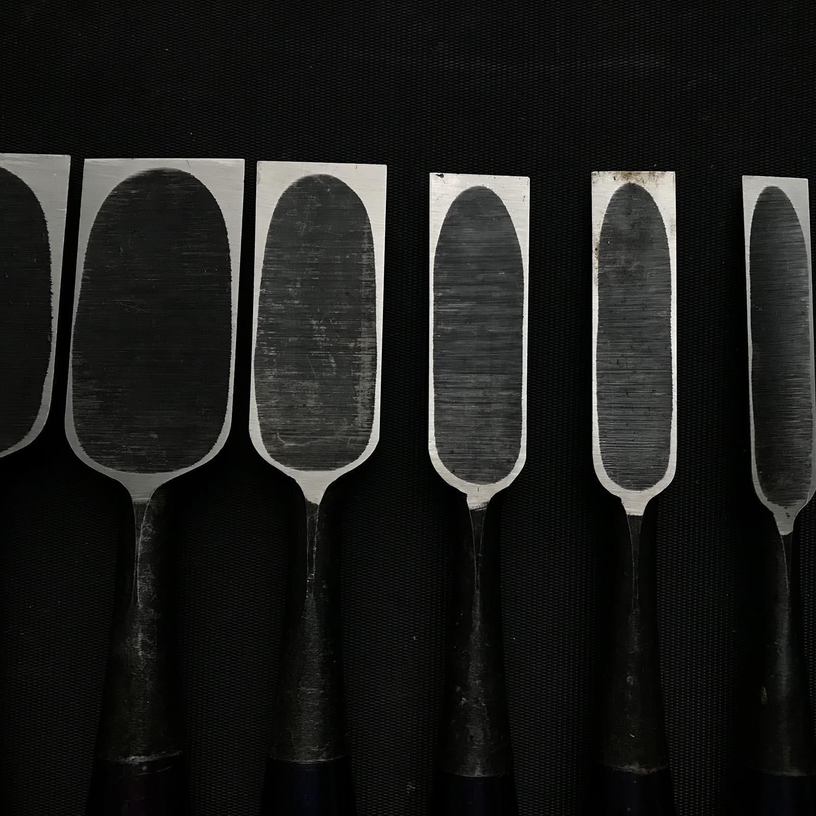 旧型 秀房 2号 初心者用 卓上ノミセット 掘り出し物 秀房 追入10本組鑿 おいれのみ