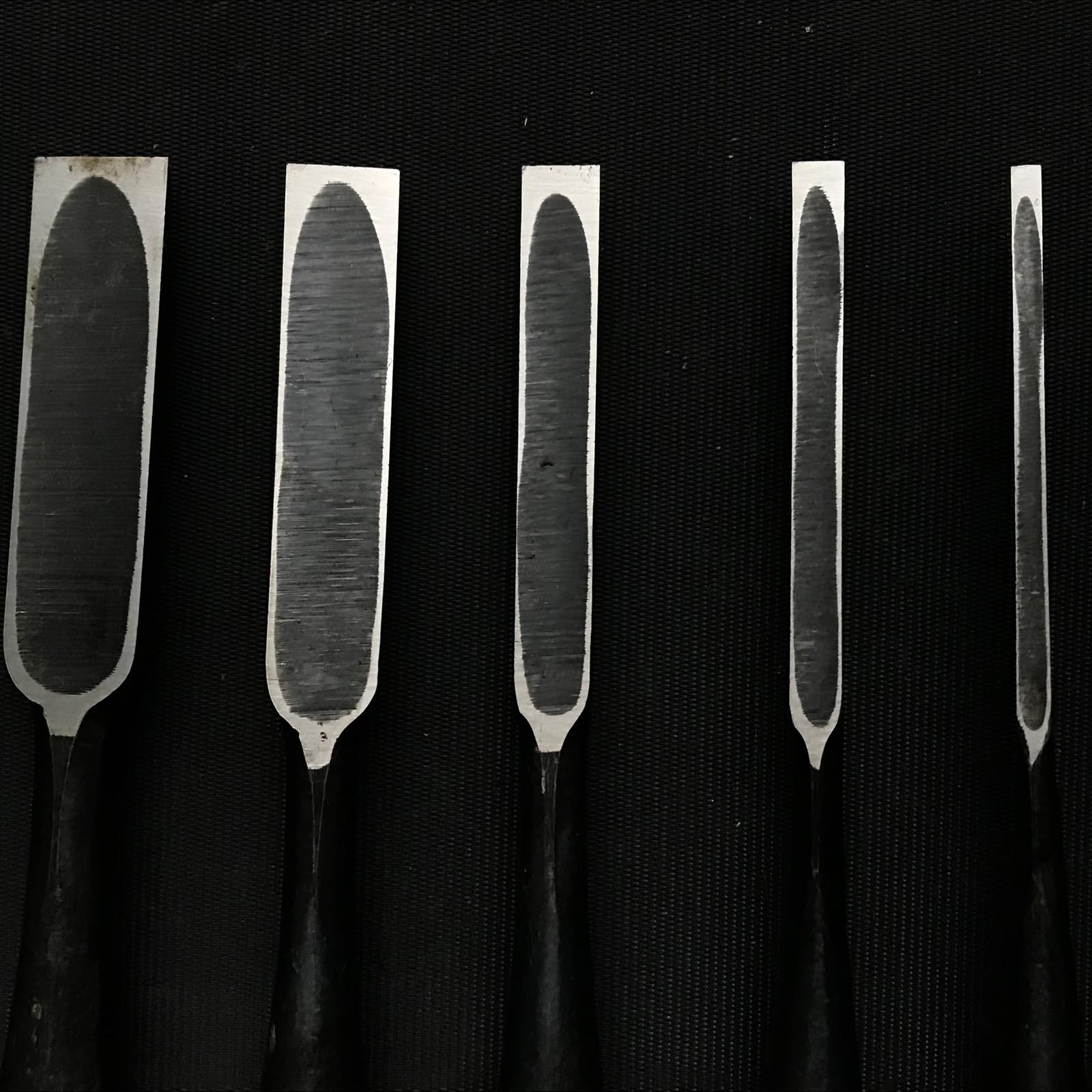 旧型 秀房 2号 初心者用 卓上ノミセット 掘り出し物 秀房 追入10本組鑿 おいれのみ