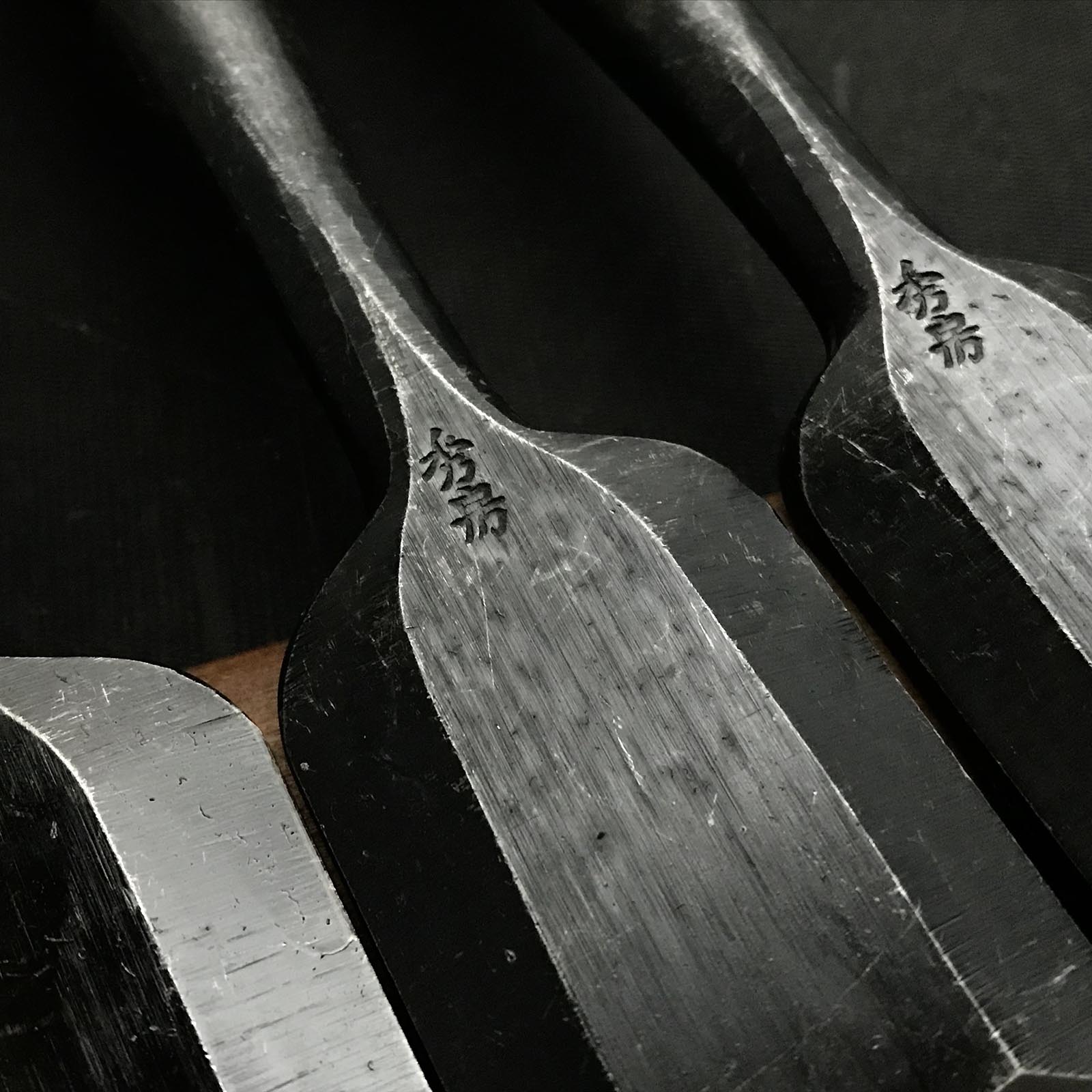 旧型 秀房 2号 初心者用 卓上ノミセット 掘り出し物 秀房 追入10本組鑿 おいれのみ