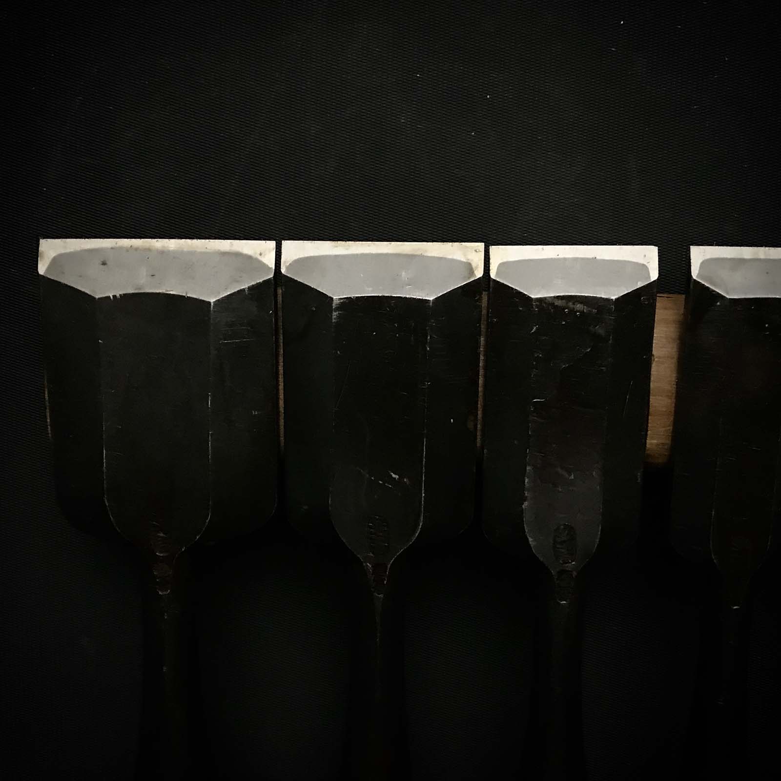 Korehide Bench chisels set with Quadruple Ura 是秀 追入10本組鑿 四つ裏 Oiirenomi