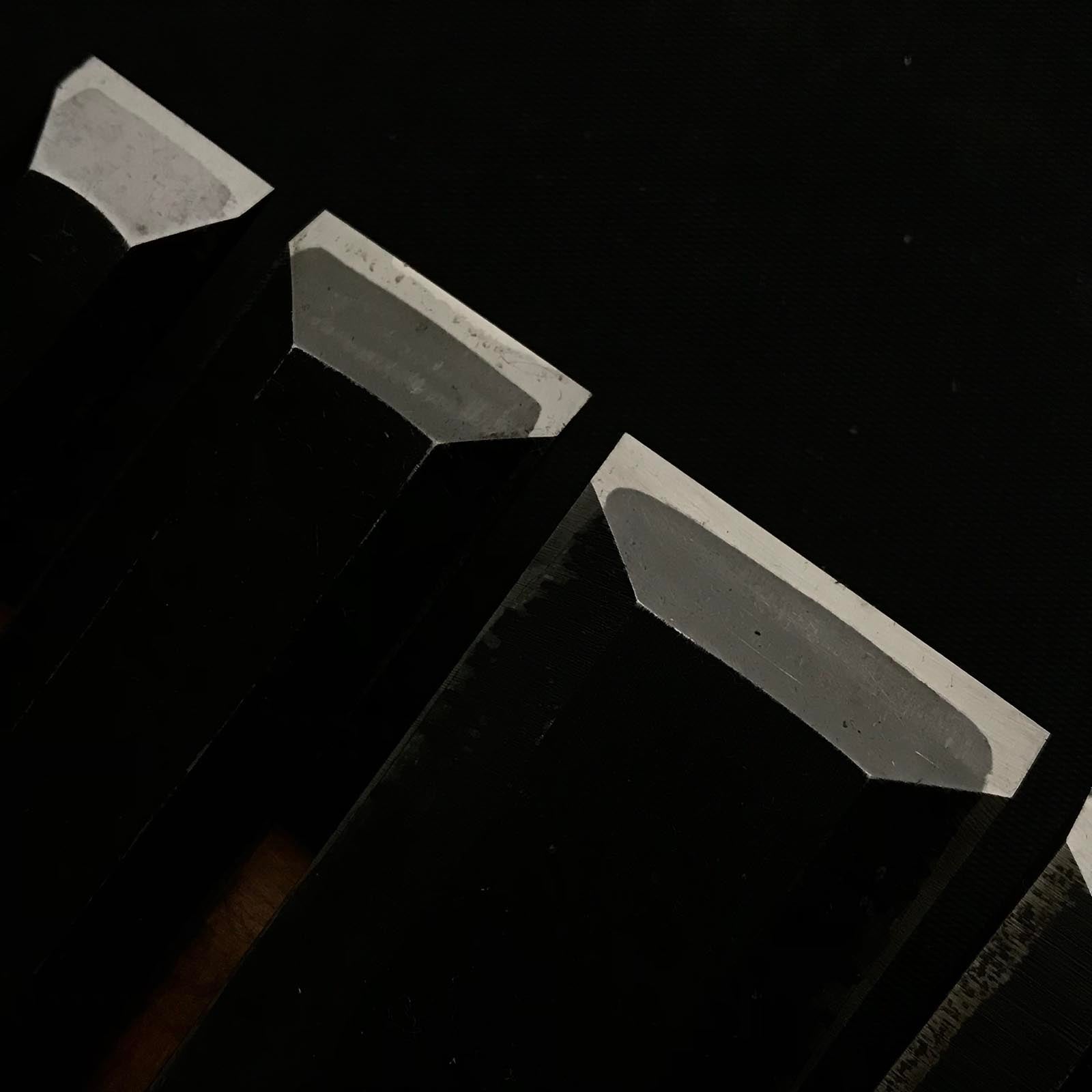 Old stock Yamahiro Shorter timber chisels set by Okayama Takeshi 掘出し物 岡山猛作 山弘 中叩5本組鑿 Chu-Tatakinomi