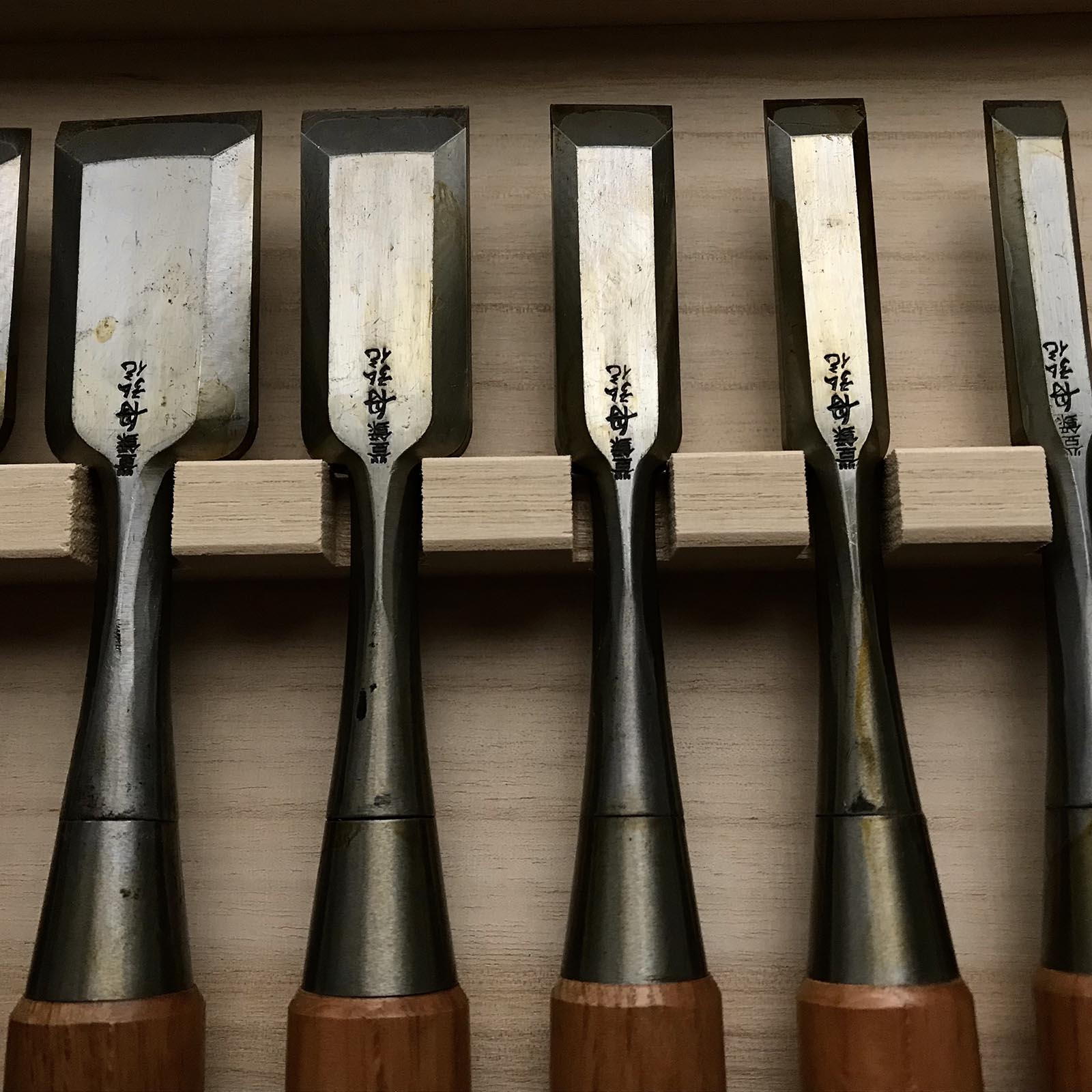 船広 旧型 卓上鑿セット 四重裏付 舟弘 追入10本組鑿 四つ裏 おいいれのみ