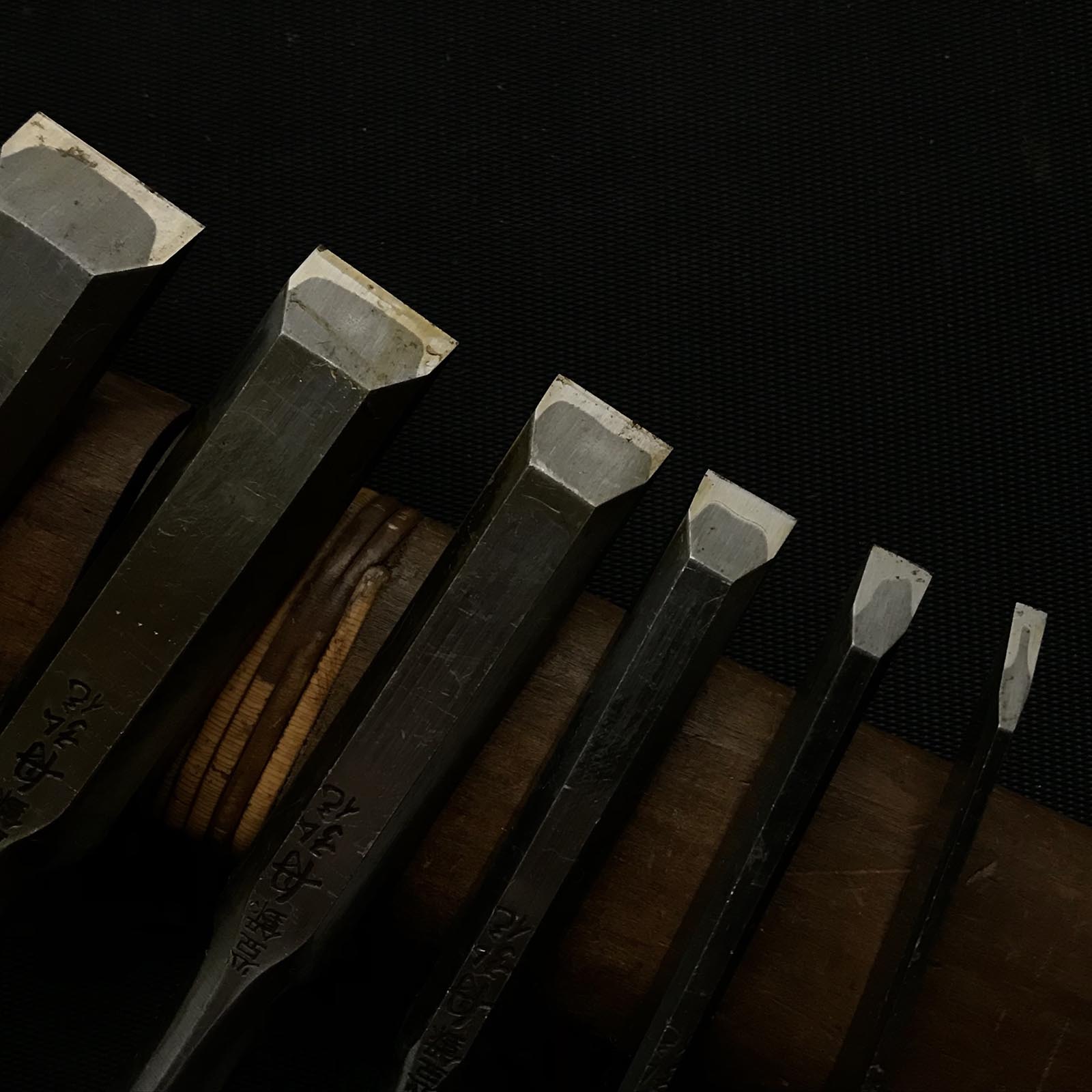 船広 旧型 卓上鑿セット 四重裏付 舟弘 追入10本組鑿 四つ裏 おいいれのみ