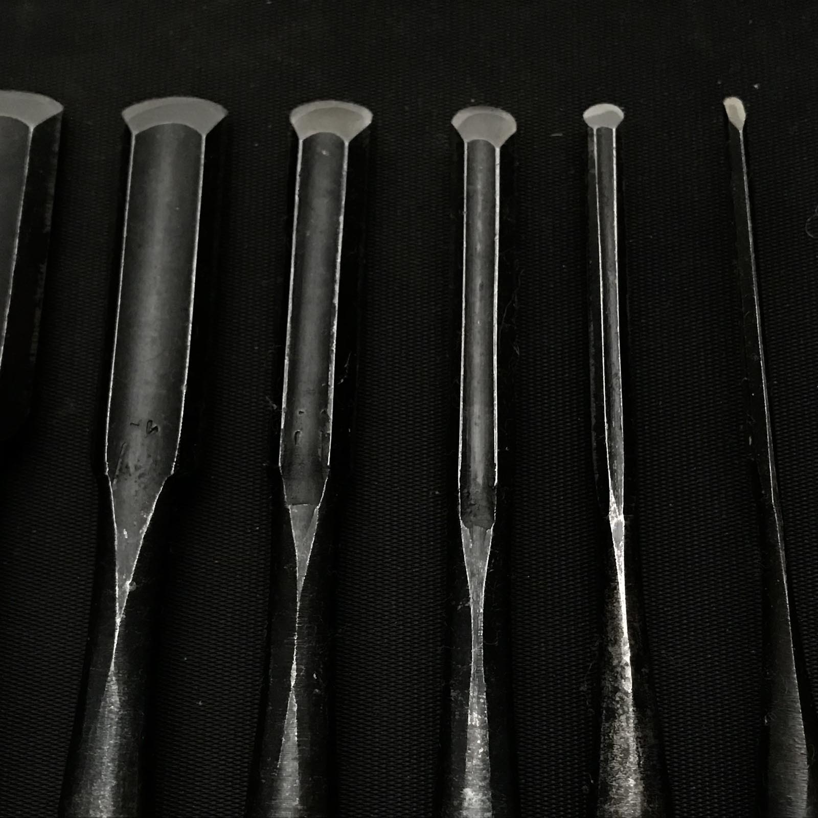 Old stock Iwazaki Soto maru chisels set by Iwazaki Eisuke 掘出し物 岩崎永祐作 外丸組鑿 Sotomarunomi