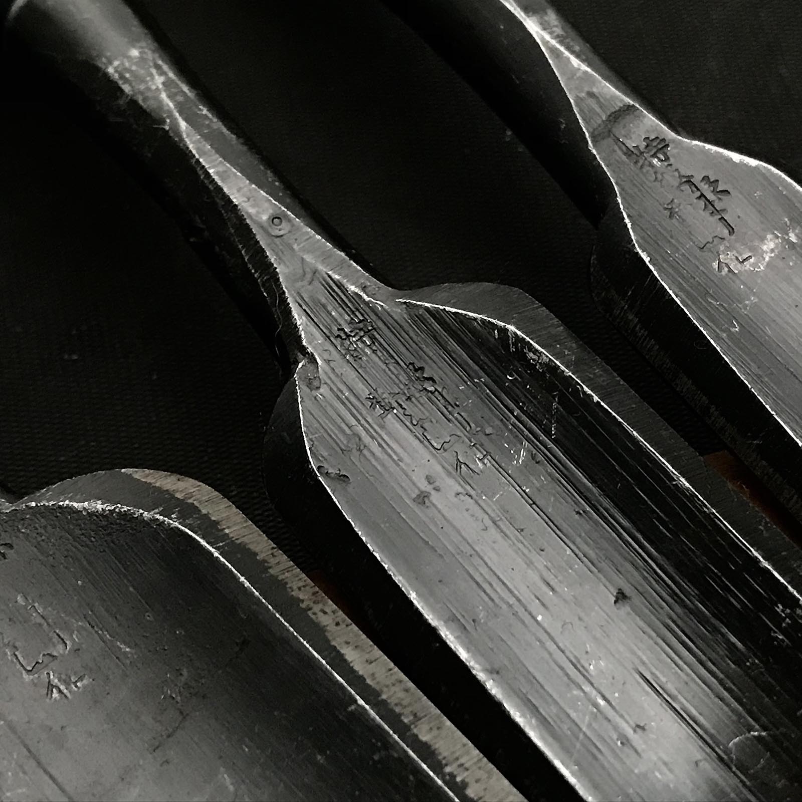 Old stock Iwazaki Soto maru chisels set by Iwazaki Eisuke 掘出し物 岩崎永祐作 外丸組鑿 Sotomarunomi