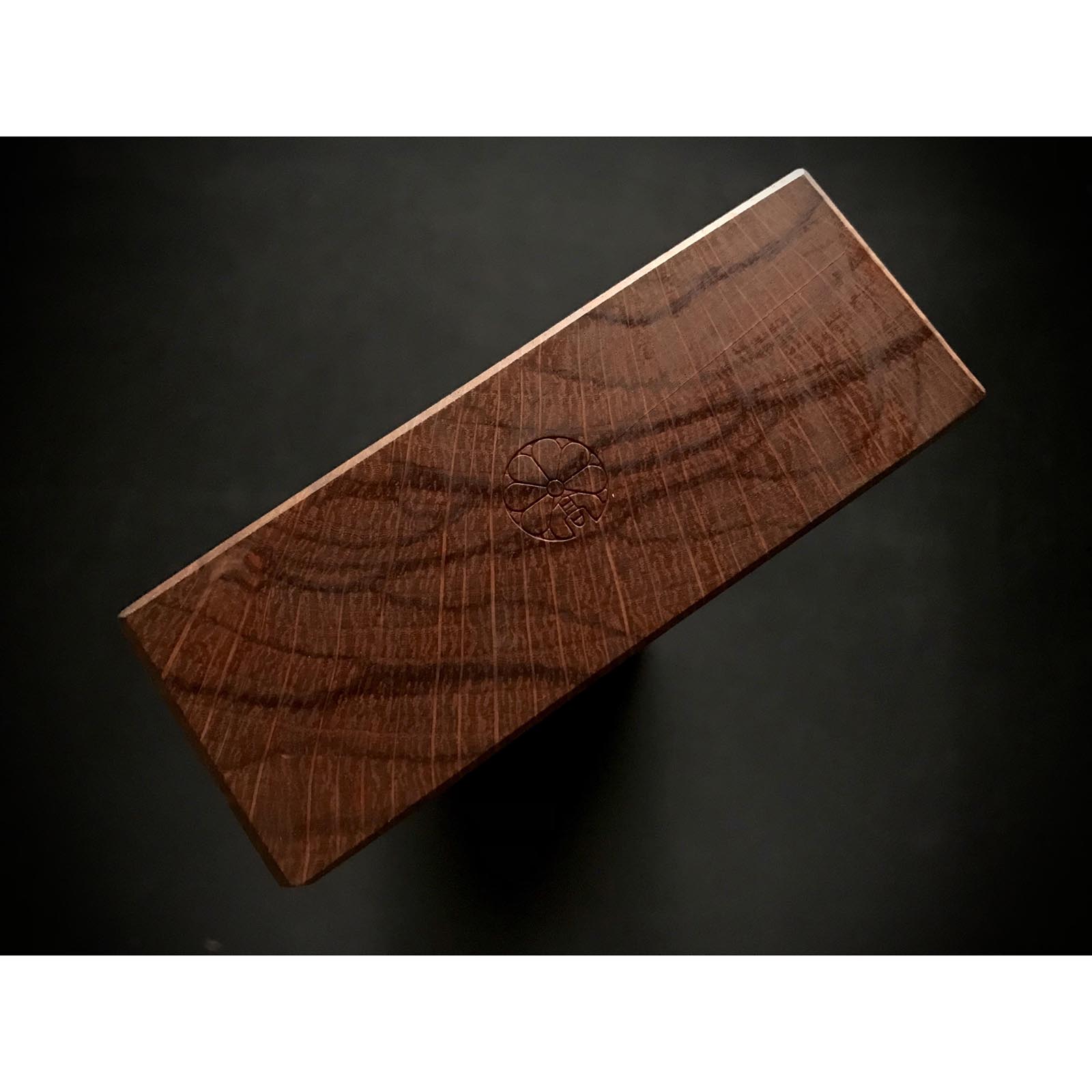 Lightly used Awaji No Yunagi Smoothing Plane (Kanna) by Chiyotsuru Sadahide First Generation 初代千代鶴貞秀 仕上げ鉋 淡路の夕凪 80mm