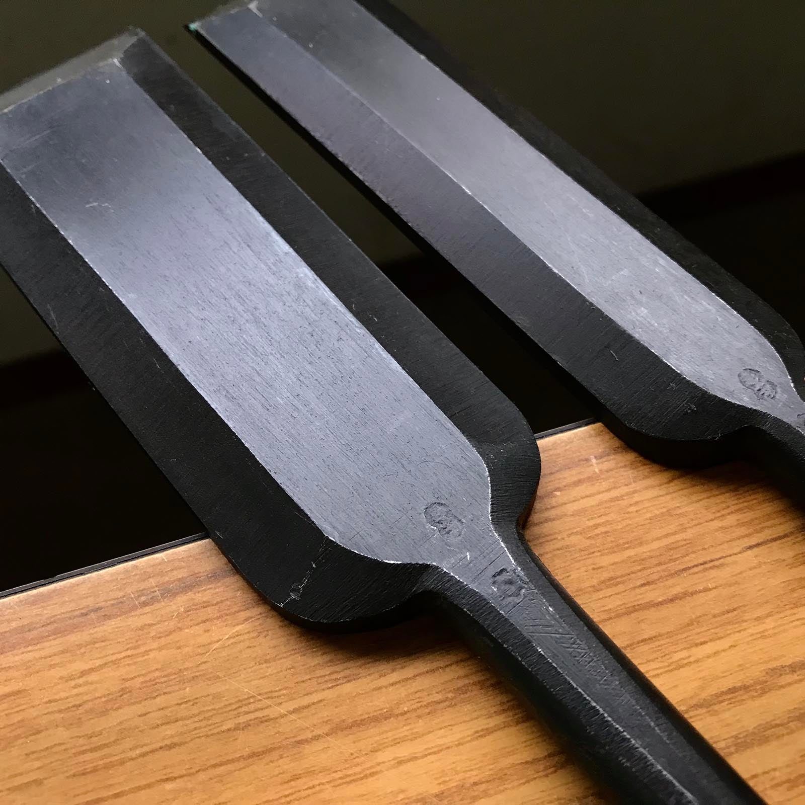Old stock Hidari Ichimonji slick chisels set by Tokyo smith Suzuki Shousuke 掘出し物 東京鑿組合 鈴木章助氏 左一文字 本突き組鑿