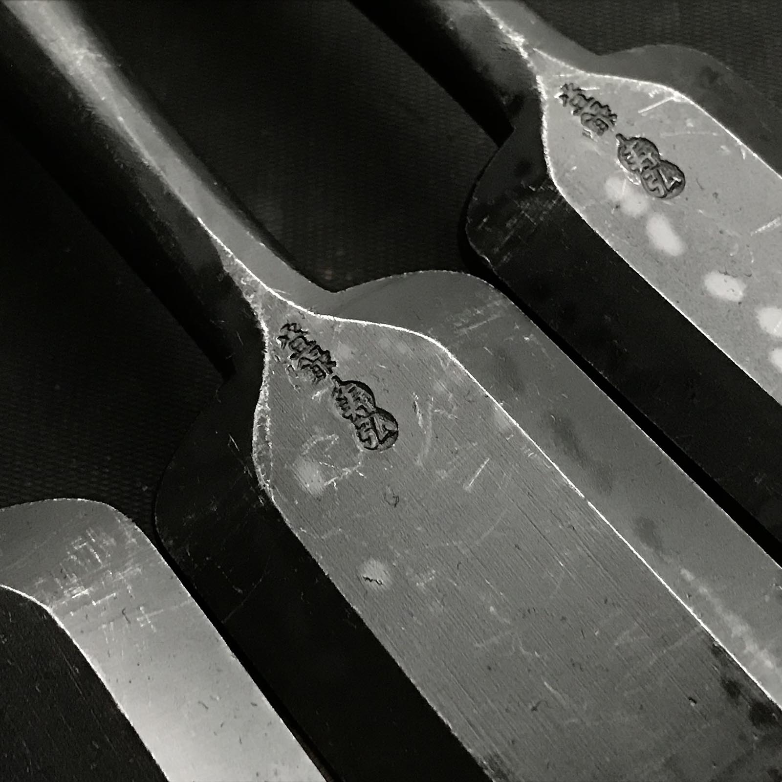 助丸四代目 碓井義雄作 卓上ノミ 木箱入り 四代助丸 碓氷淑郎 追入組鑿 桐箱付 おいれのみ