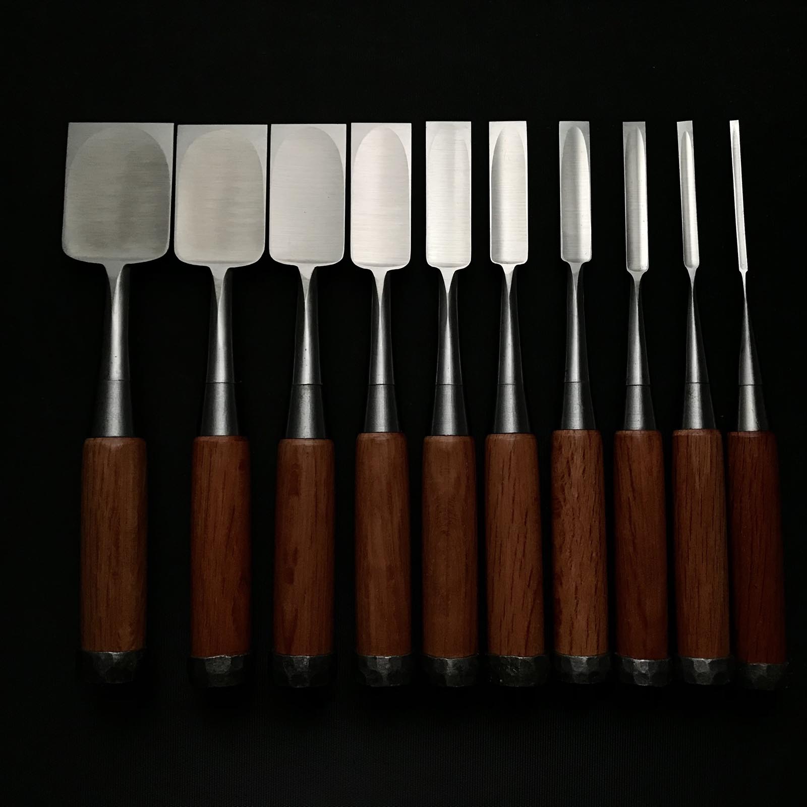 Old stock Toshihiro Bench chisels set by Sukemaru 掘出し物 寿弘 四代助丸問屋銘 碓氷淑郎 追入組鑿 桐箱付 Oirenomi