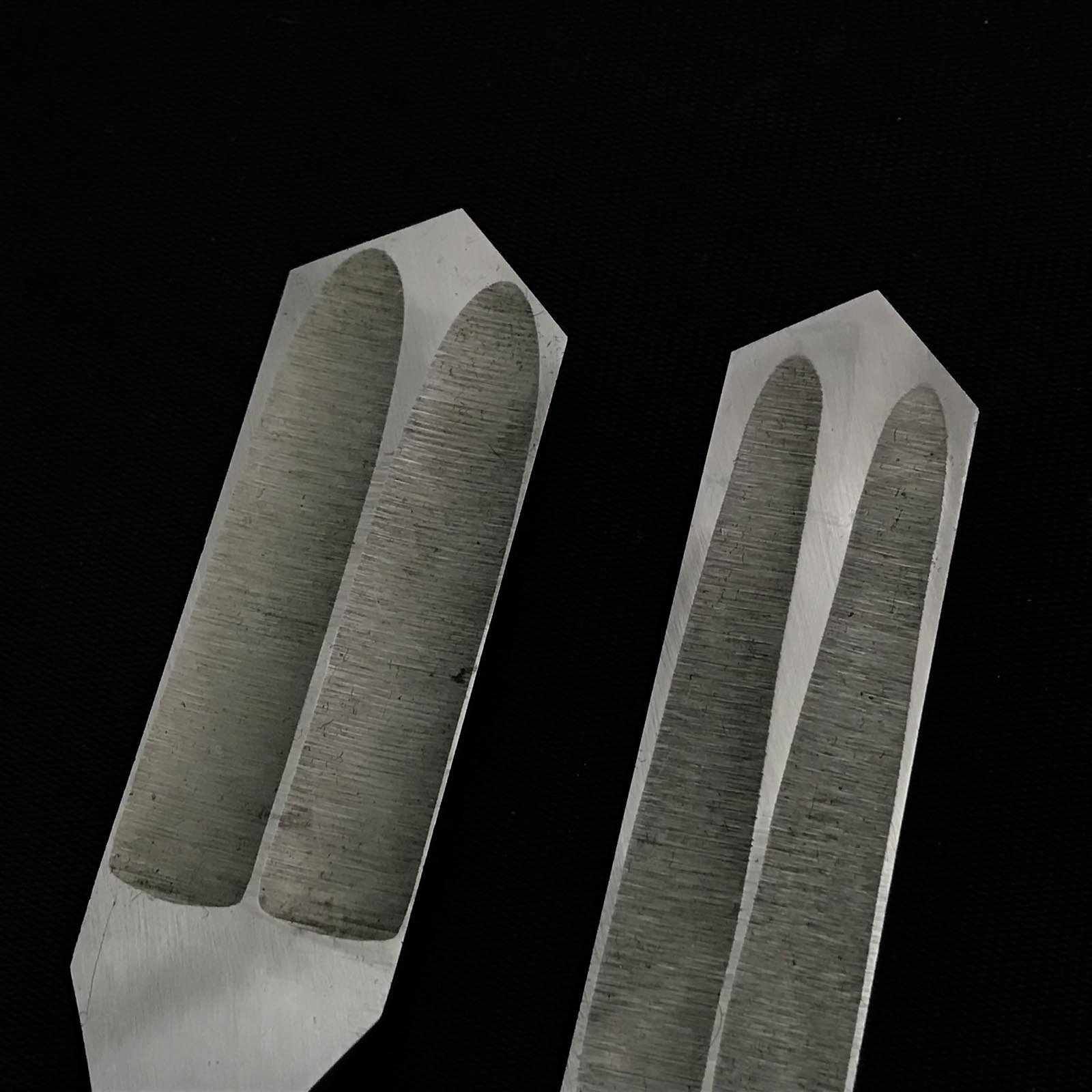 【古道具の流用】 三裏剣先式鑿 道具再利用 三つ裏 剣先鑿 48,42,36,24mm