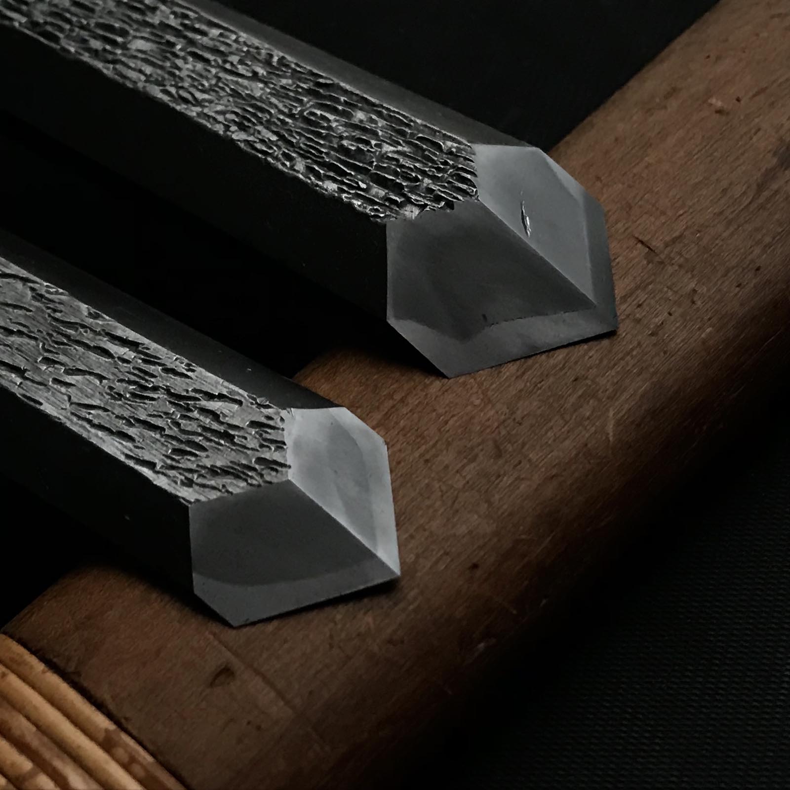 【古道具の流用】 三裏剣先式鑿 道具再利用 三つ裏 剣先鑿 48,42,36,24mm