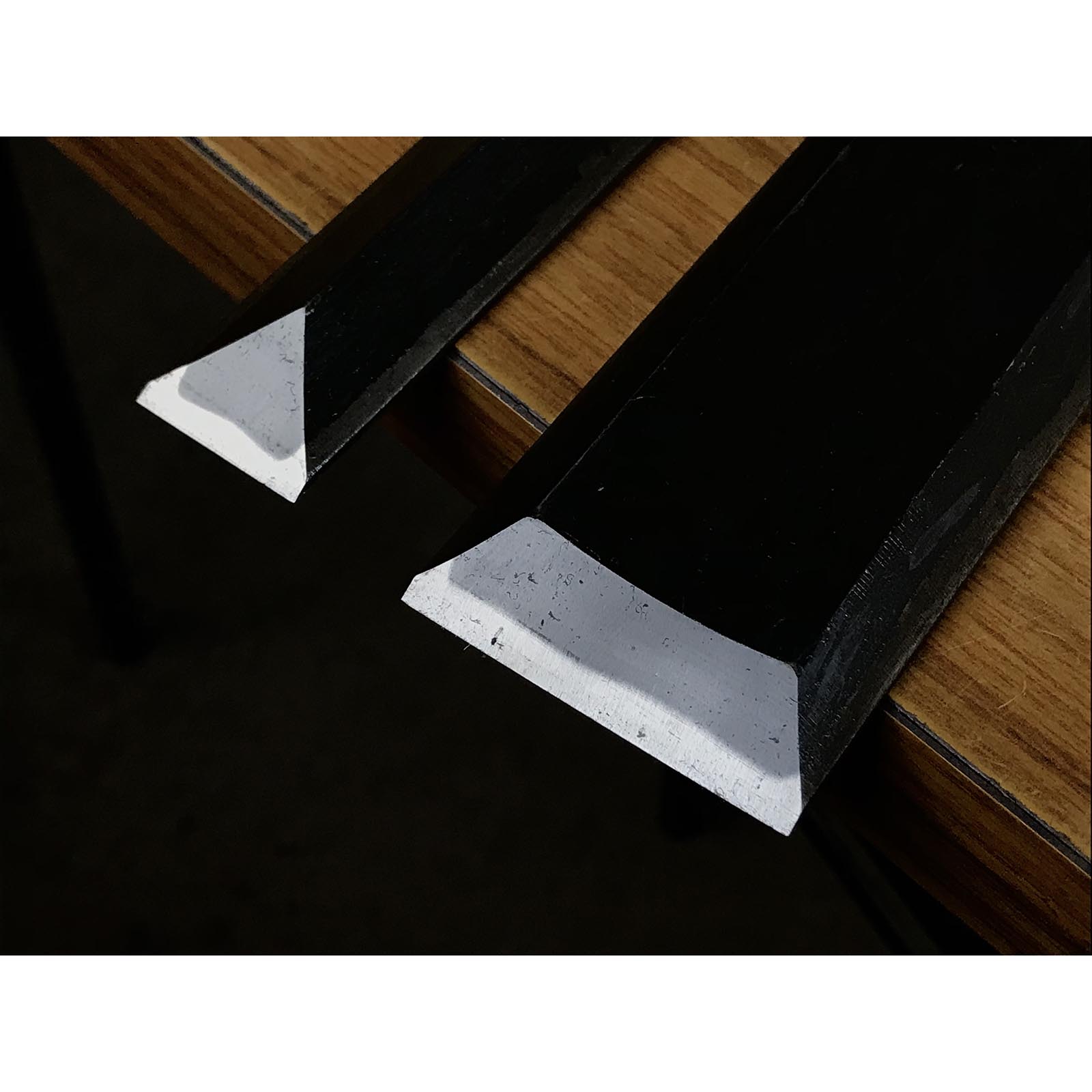 Kitsune Slick Chisels set by Isono Nobuo (Ootsuki-nomi, Hontsuki-Nomi) 磯野信夫作 狐 本突き組鑿 48,24mm