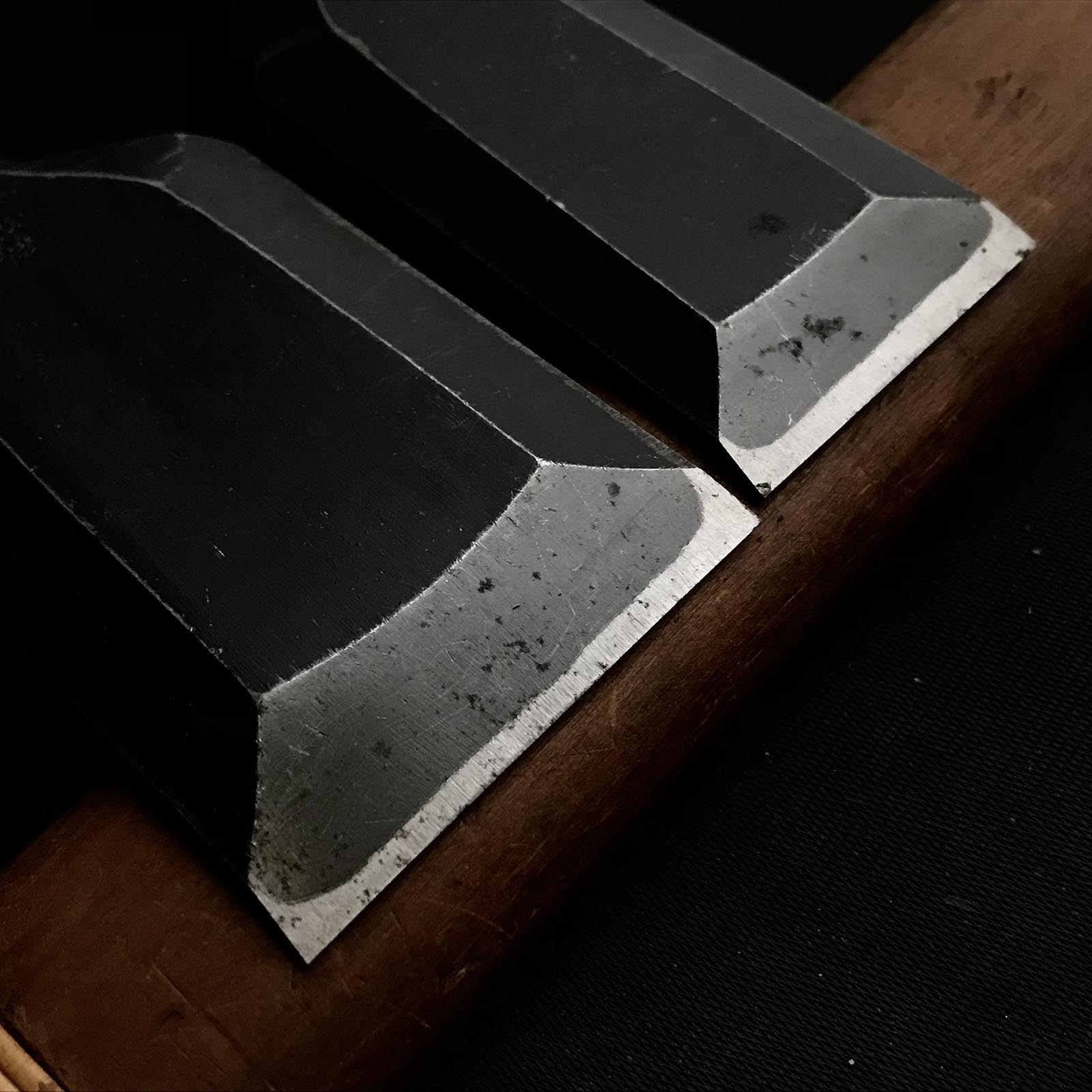 Old stock Kazuhiro Shorter Timber chisels by Endou Kazuo 掘出し物 遠藤一雄氏 かず弘 中叩鑿 36,48mm