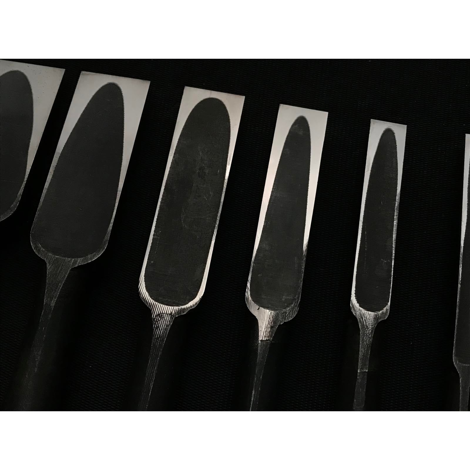 中古長広(ナガヒロ) 卓上ノミセット 中古長弘 追入組鑿 8本組 おいれのみ