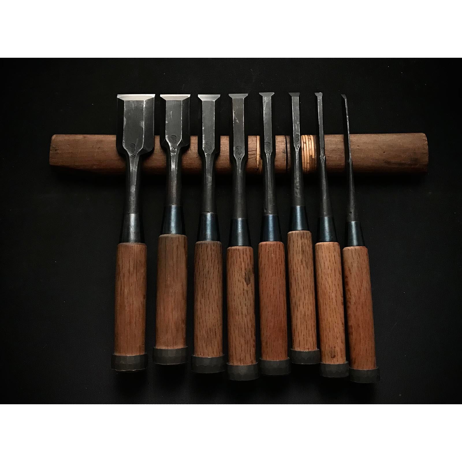 中古長広(ナガヒロ) 卓上ノミセット 中古長弘 追入組鑿 8本組 おいれのみ