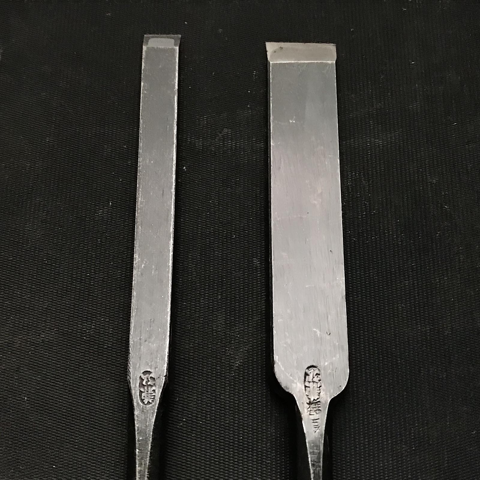 Old stock Kanehiro Paring chisels (Usunomi) with white steel 掘出し物 兼弘 角打薄鑿 9,18mm