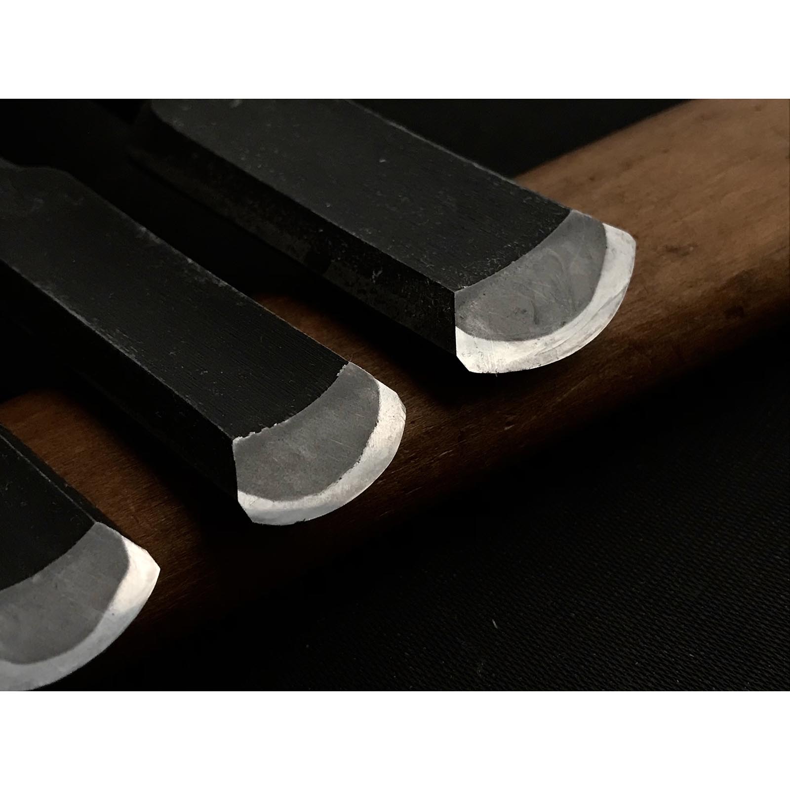 Old stock Yamahiro Soto maru chisels set by Okayama Takeshi 掘出し物 岡山猛作 山弘 外丸鑿5本組 Sotomarunomi