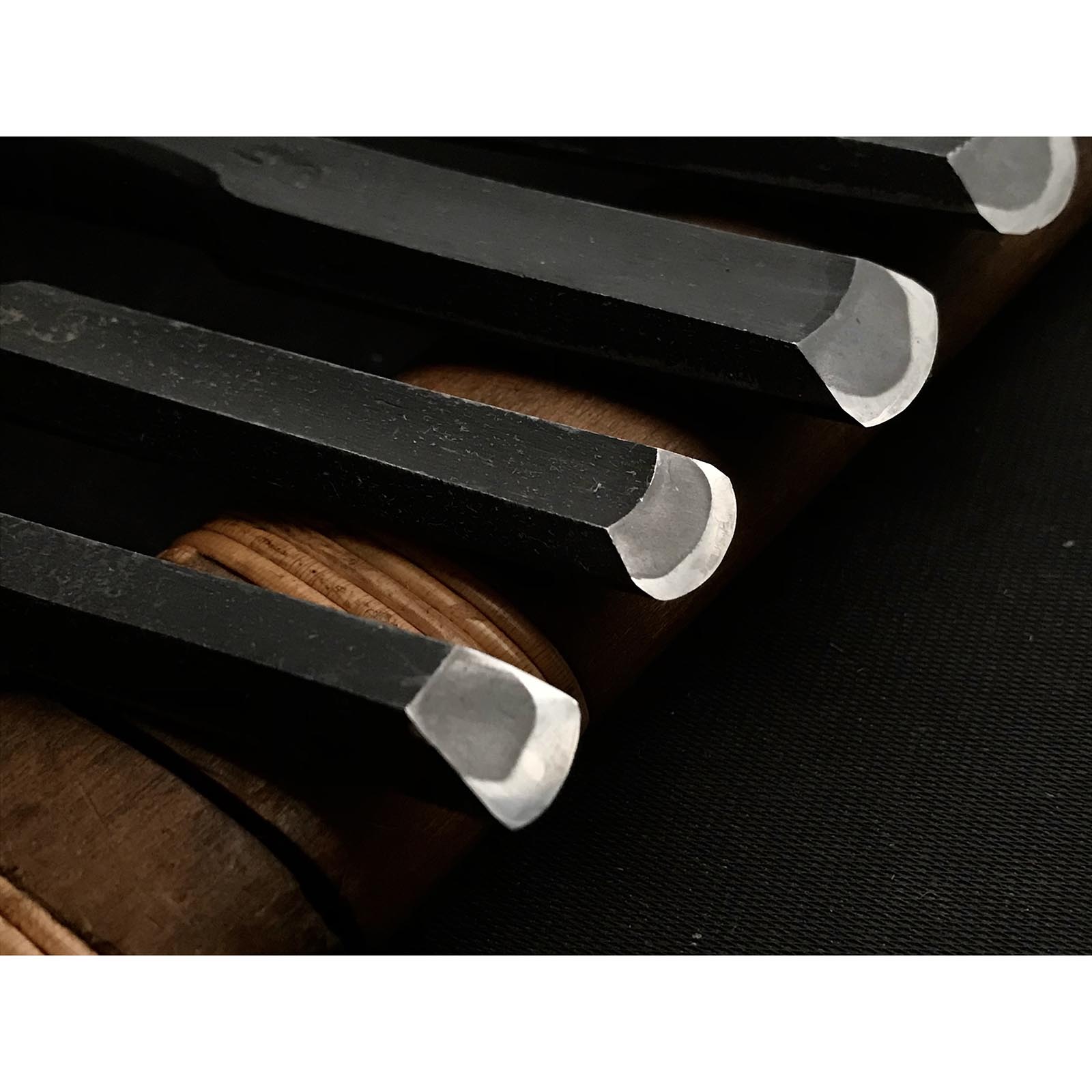 Old stock Yamahiro Soto maru chisels set by Okayama Takeshi 掘出し物 岡山猛作 山弘 外丸鑿5本組 Sotomarunomi