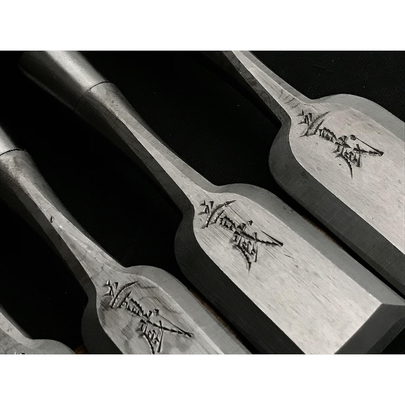 五百蔵作 木目追入組鑿 紫檀柄 Ioroi Mokume Bench chisels set (Oirenomi)
