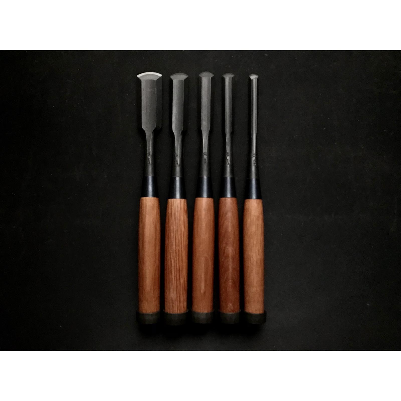 Old stock Kunikei Soto maru chisels set by Ikeda Yoshiro 掘出し物 池田慶郎氏 三代目国慶作 外丸鑿5本組 Sotomarunomi