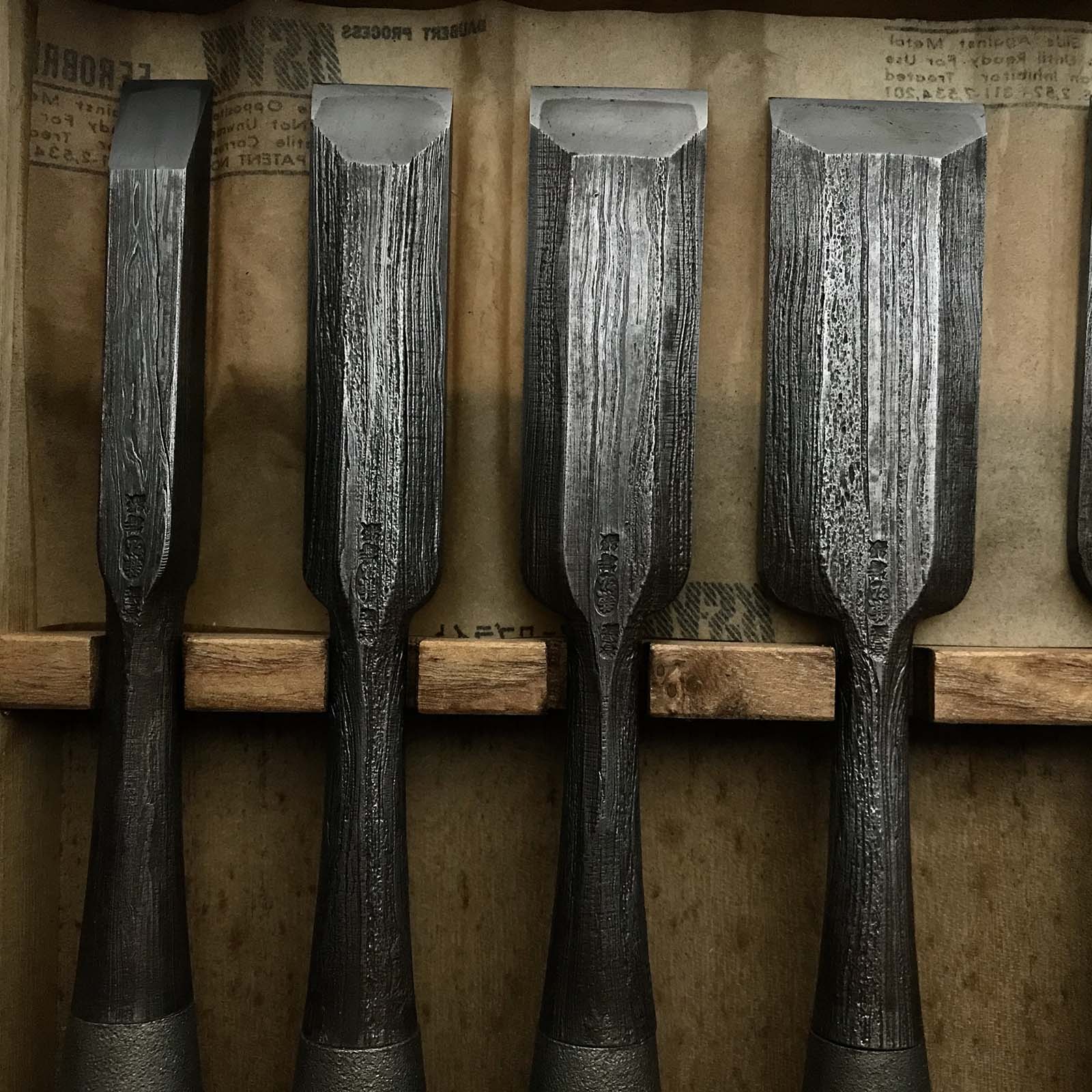Kanehiro Timber chisels set with Traditional Japanese iron 兼弘 和鉄 叩き組鑿 六本組 Unused Tatakinomi