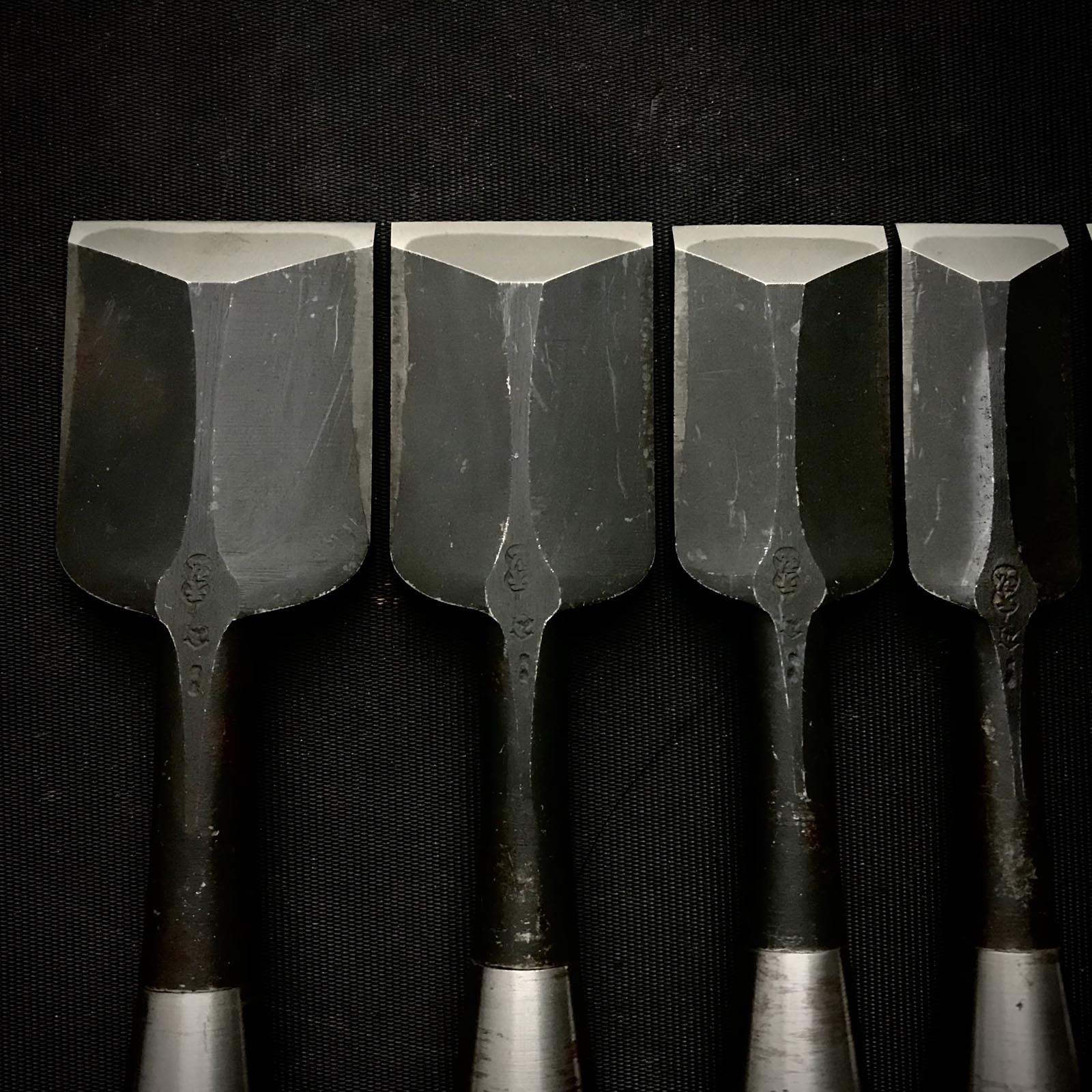 Old stock Tenhiro Dovetail Bench chisels set Rosewood handle 天弘 山崎信次作 鎬型追入10本組鑿 紫檀柄 Shinoginomi