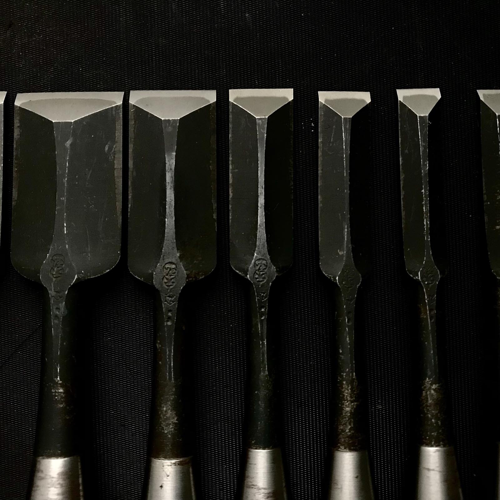 Old stock Tenhiro Dovetail Bench chisels set Rosewood handle 天弘 山崎信次作 鎬型追入10本組鑿 紫檀柄 Shinoginomi