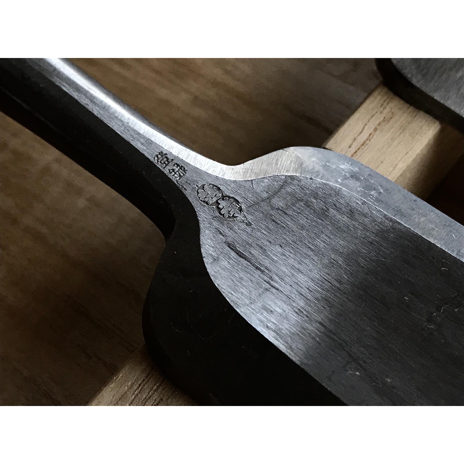 腰高 卓上鑿セット 手彫り 越孝 16本追入組鑿 彫り込み おいいれのみ