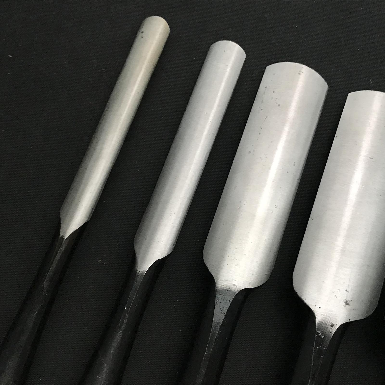 Old stock Kunitsuru Soto maru chisels set with white steel 掘出し物 國鶴 外丸叩き鑿 7本組 Sotomarunomi