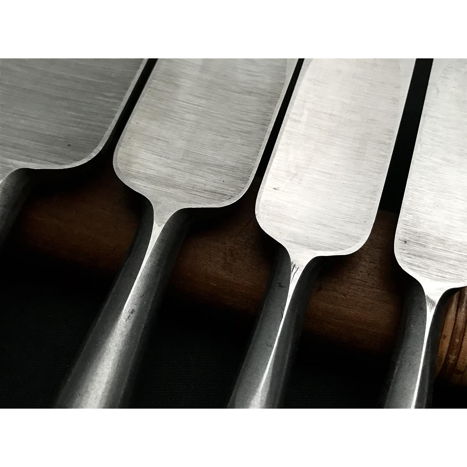 古株 越高 アリ ベンチノミセット 紫檀柄 掘り出し物 越孝 磨仕上 鎬型追入10本組鑿 紫檀柄 しのぎのみ