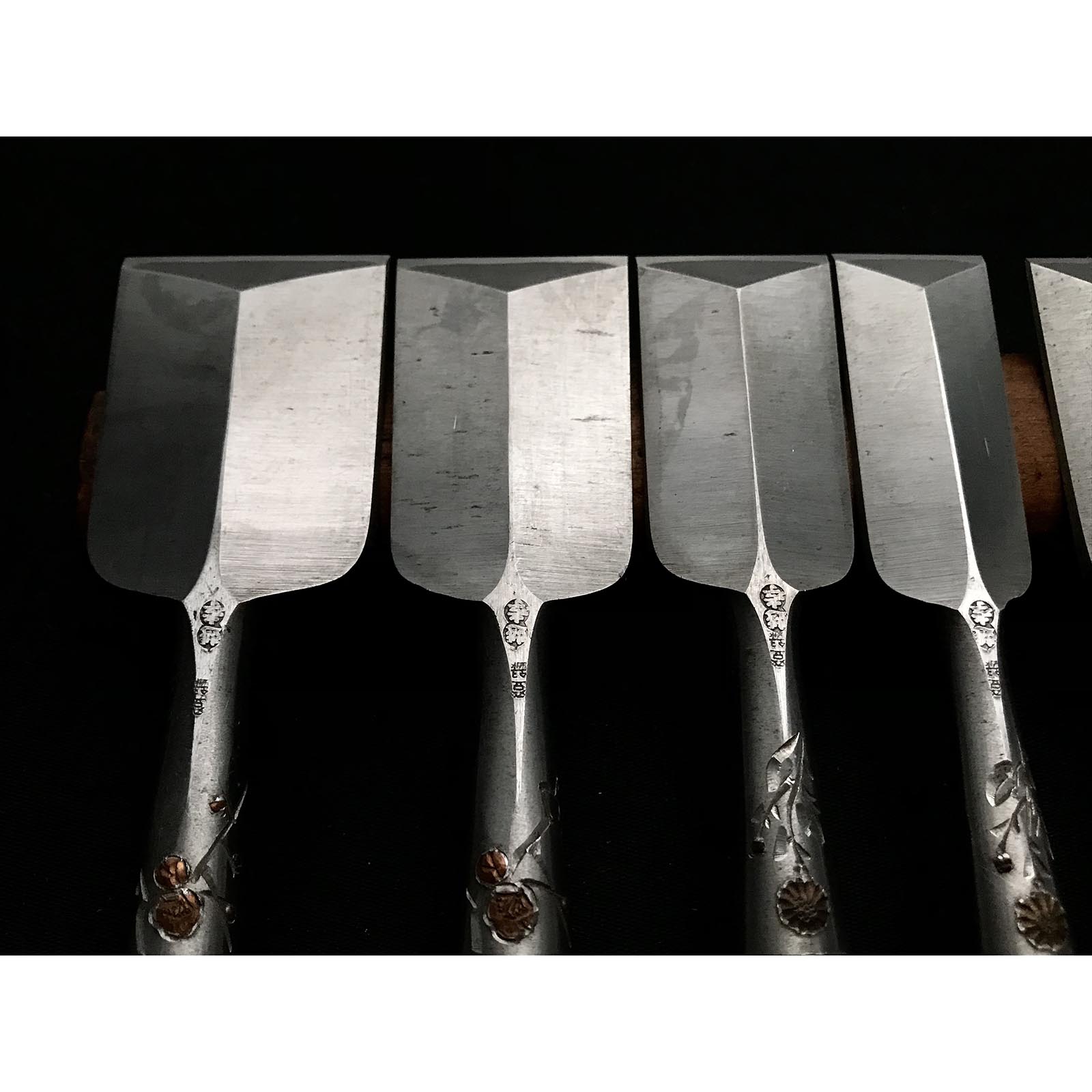 古株 越高 アリ ベンチノミセット 紫檀柄 掘り出し物 越孝 磨仕上 鎬型追入10本組鑿 紫檀柄 しのぎのみ