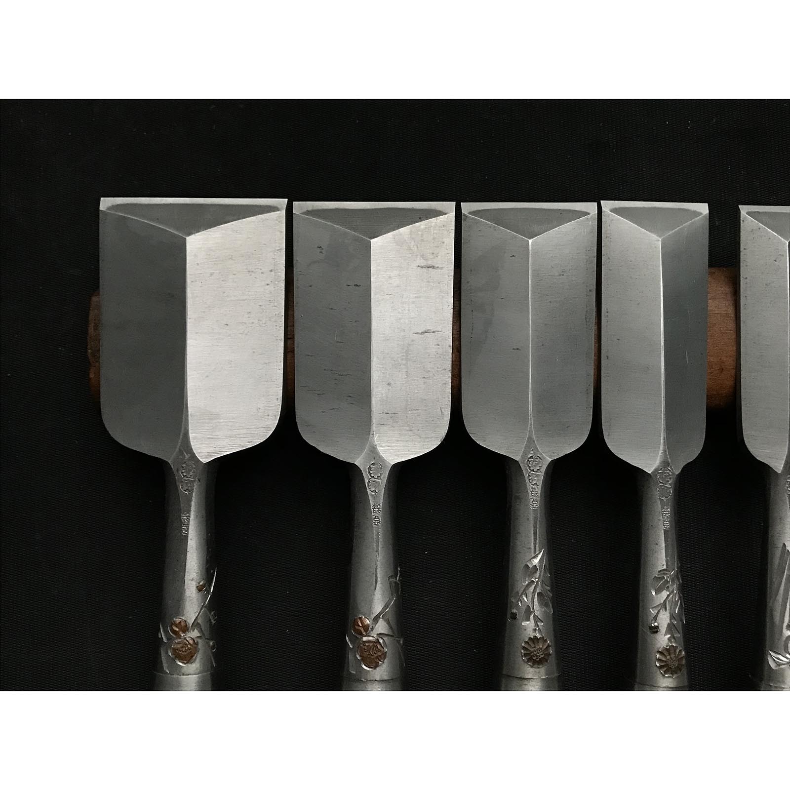 古株 越高 アリ ベンチノミセット 紫檀柄 掘り出し物 越孝 磨仕上 鎬型追入10本組鑿 紫檀柄 しのぎのみ