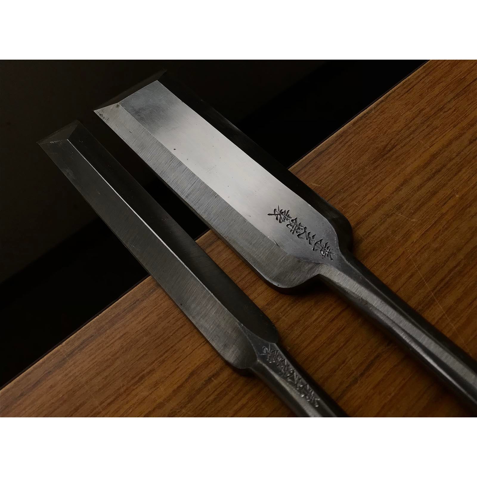 旧在庫 金光 特製 鑿セット 掘り出し物 兼光特製 龍虎彫 本突き組鑿 朱丹柄 48,24mm 大月のみ、本月のみ